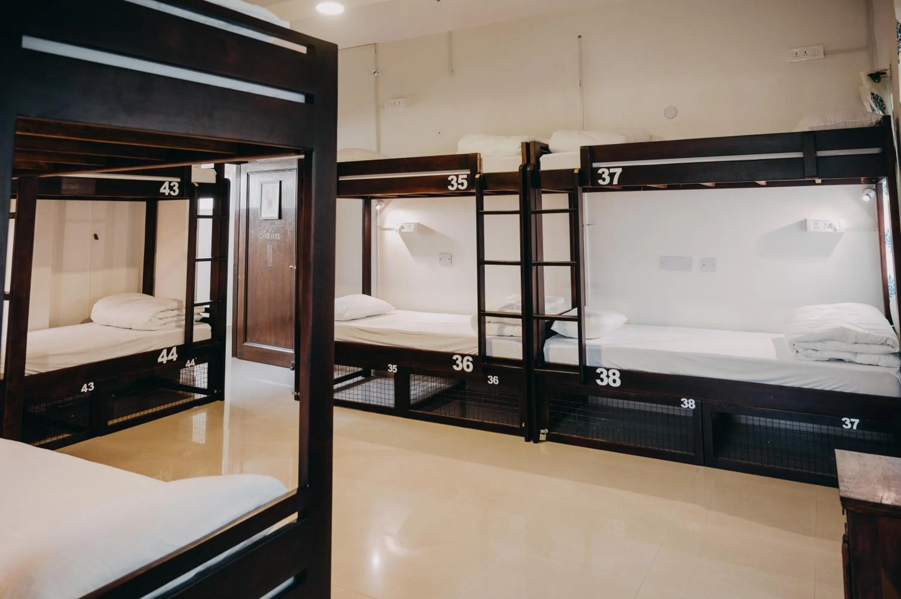 Bedroom, Bed in Horn Ok Please Hostel Jaipur