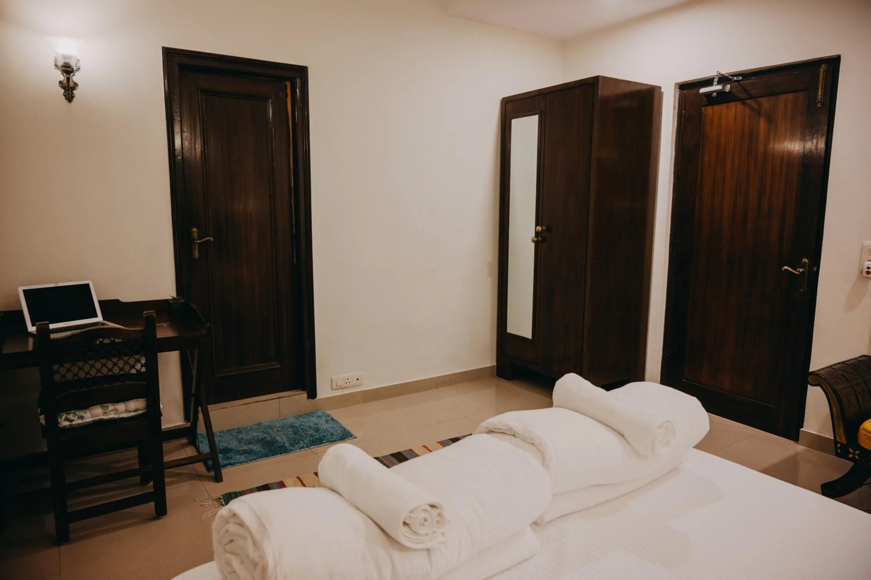 Photo of the whole room, Bed in Horn Ok Please Hostel Jaipur