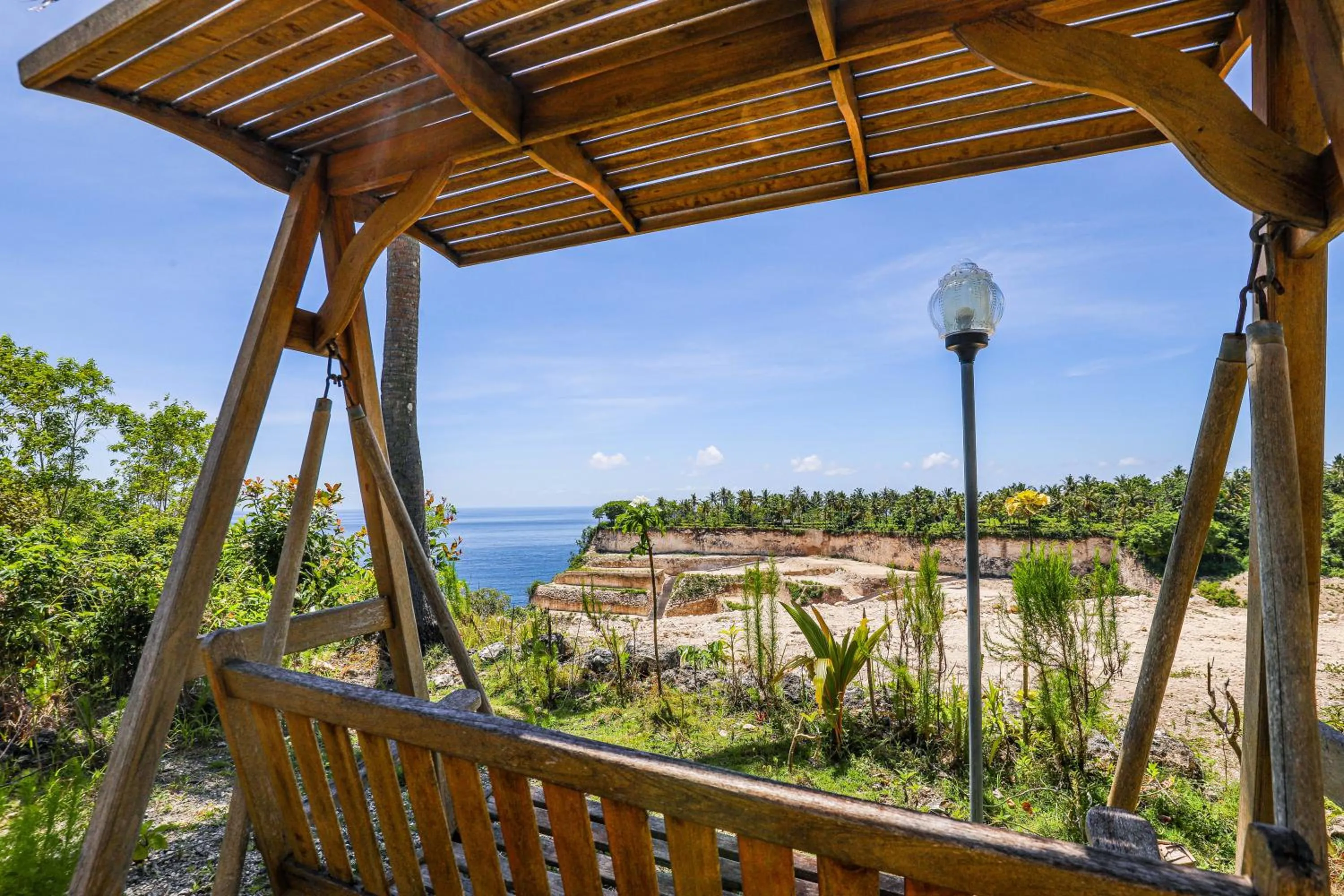 Day in Diamond Beach Bungalow