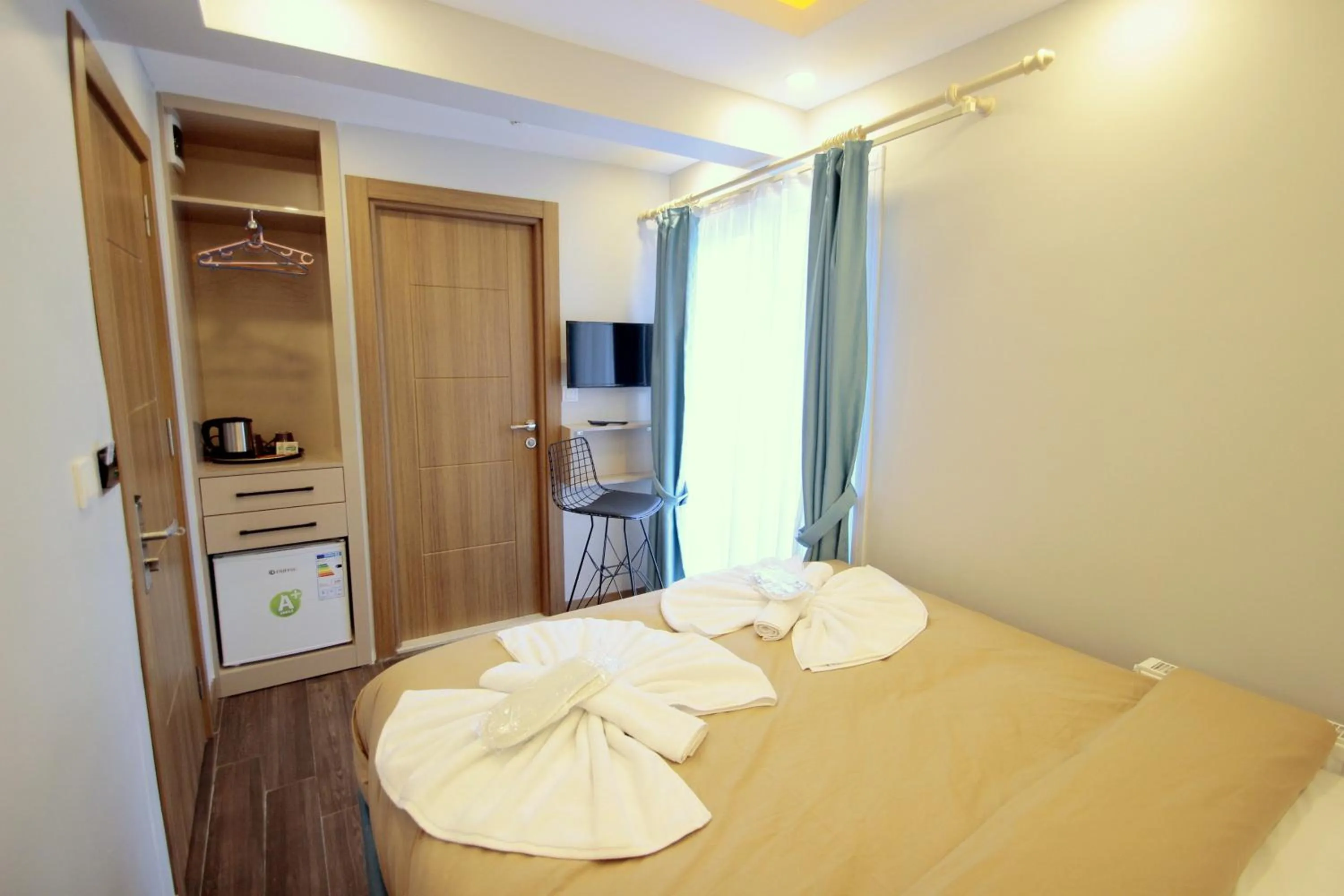 Decorative detail, Bed in Hira Hotel