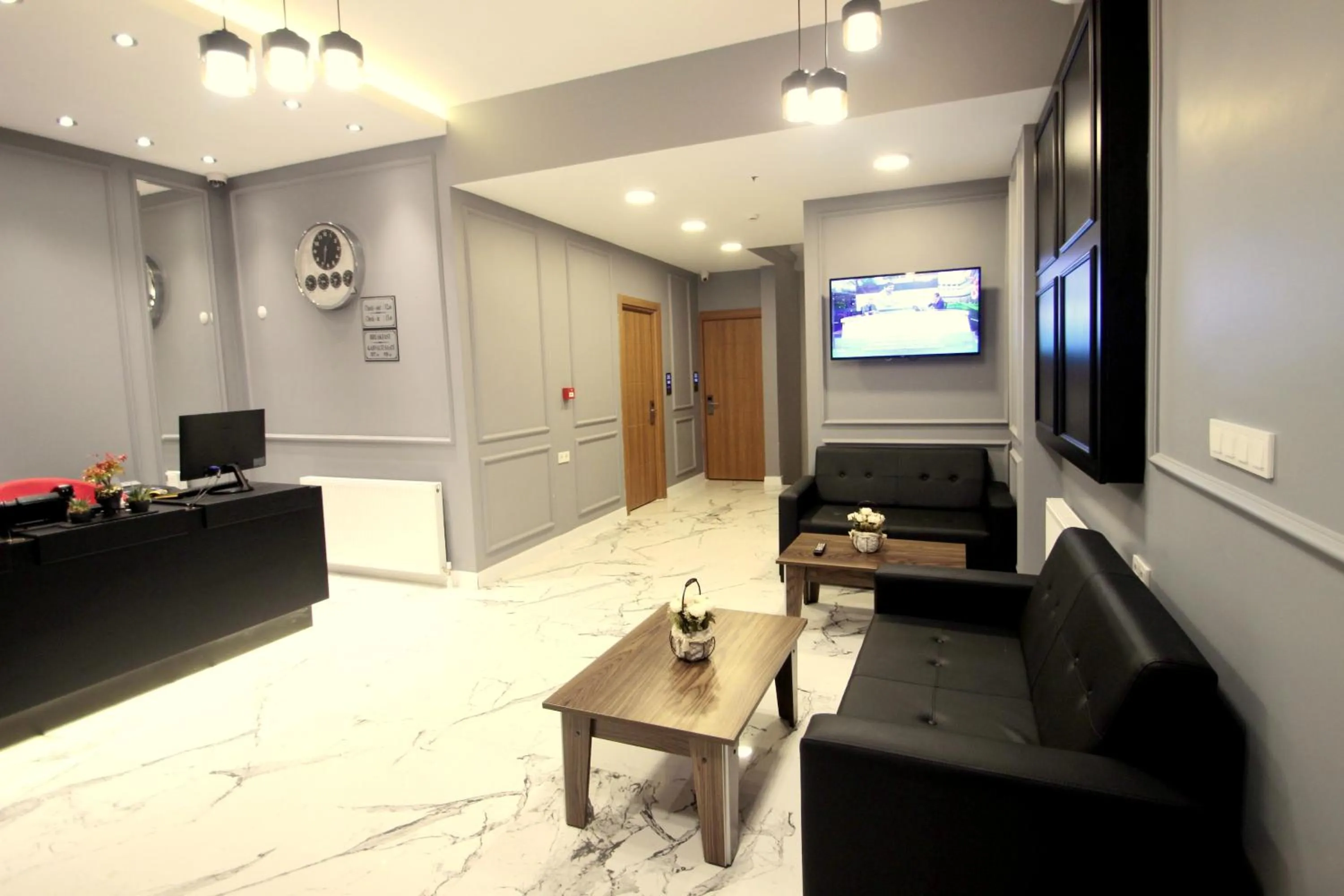 Lobby or reception in Hira Hotel