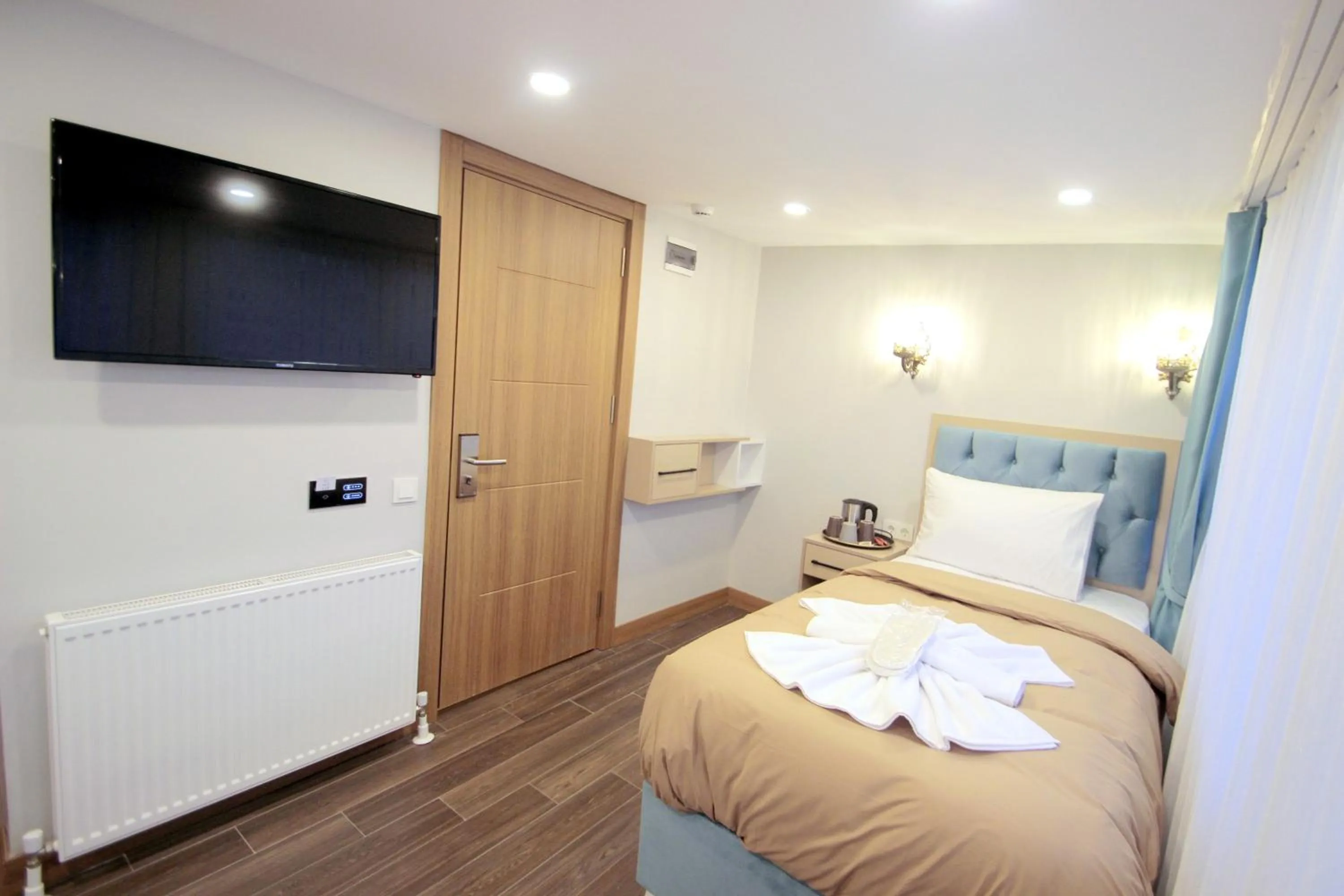 Photo of the whole room, Bed in Hira Hotel