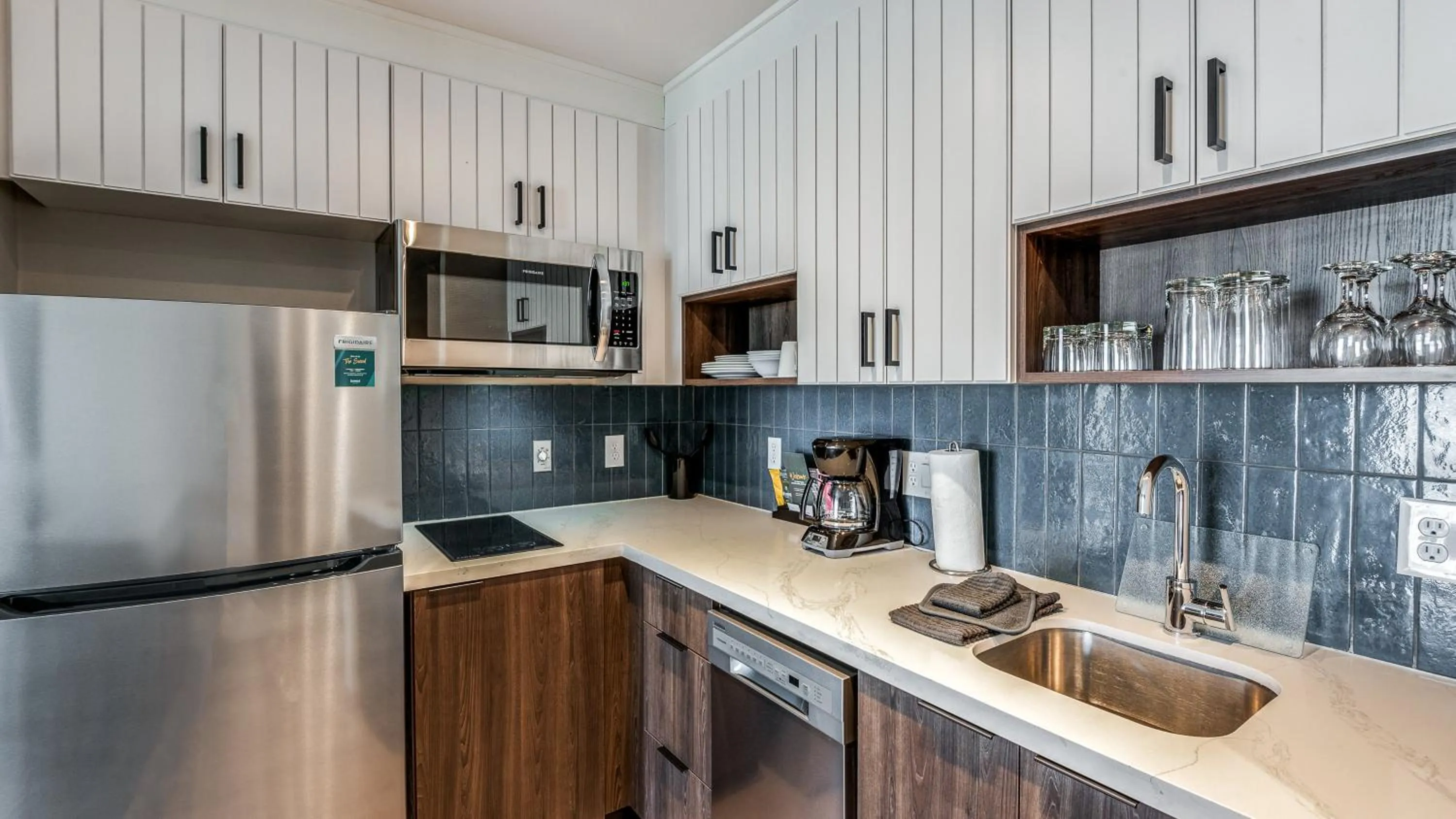 Photo of the whole room in Staybridge Suites Dallas Market Ctr Love Field by IHG