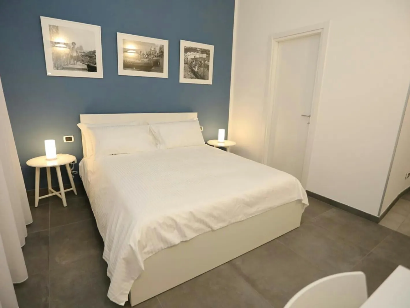 Delia Rooms & Gallery