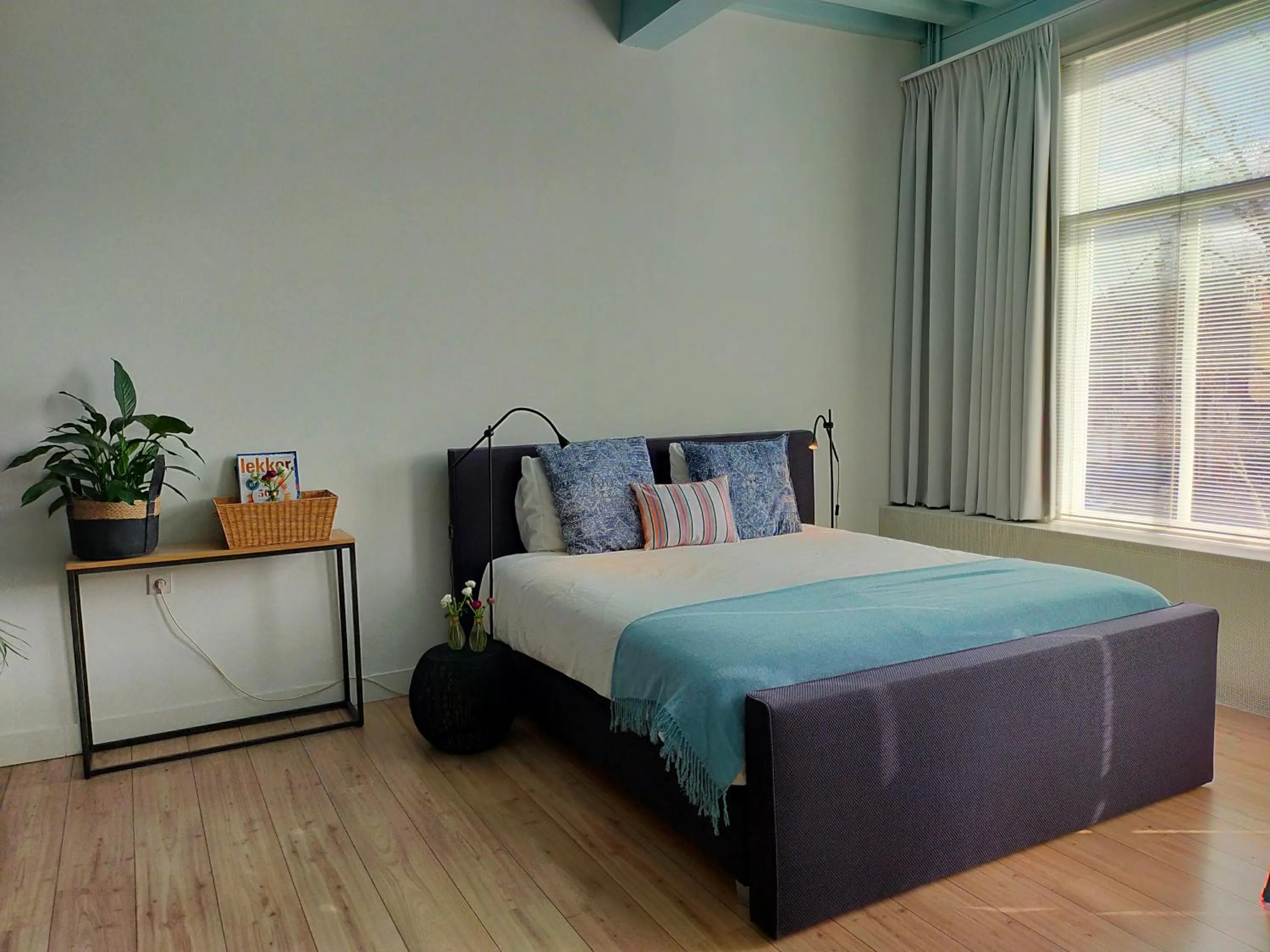 Bed in B&B Hart van Leiden