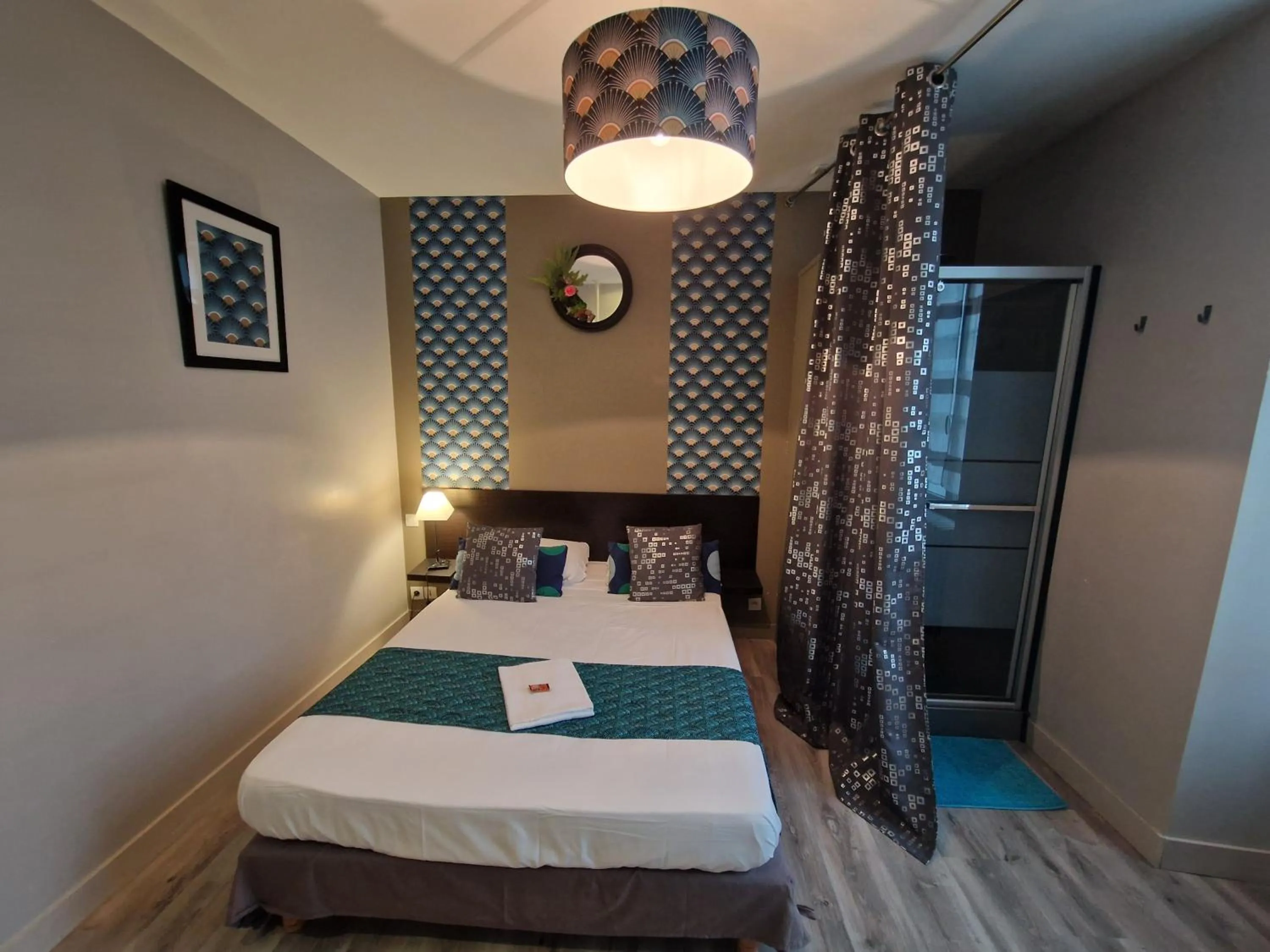 Bed in Hotel Saint François Précigné Soirée étape sur demande Proche Sablé-sur-Sarthe