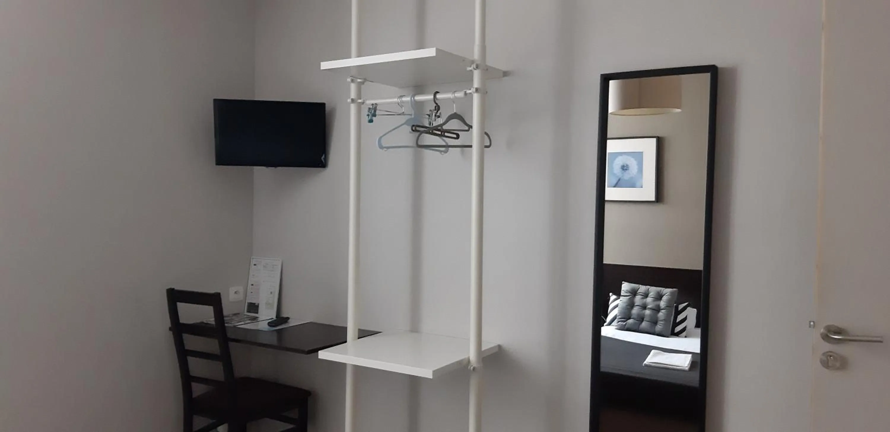 Bed in Hotel Saint François Précigné Soirée étape sur demande Proche Sablé-sur-Sarthe