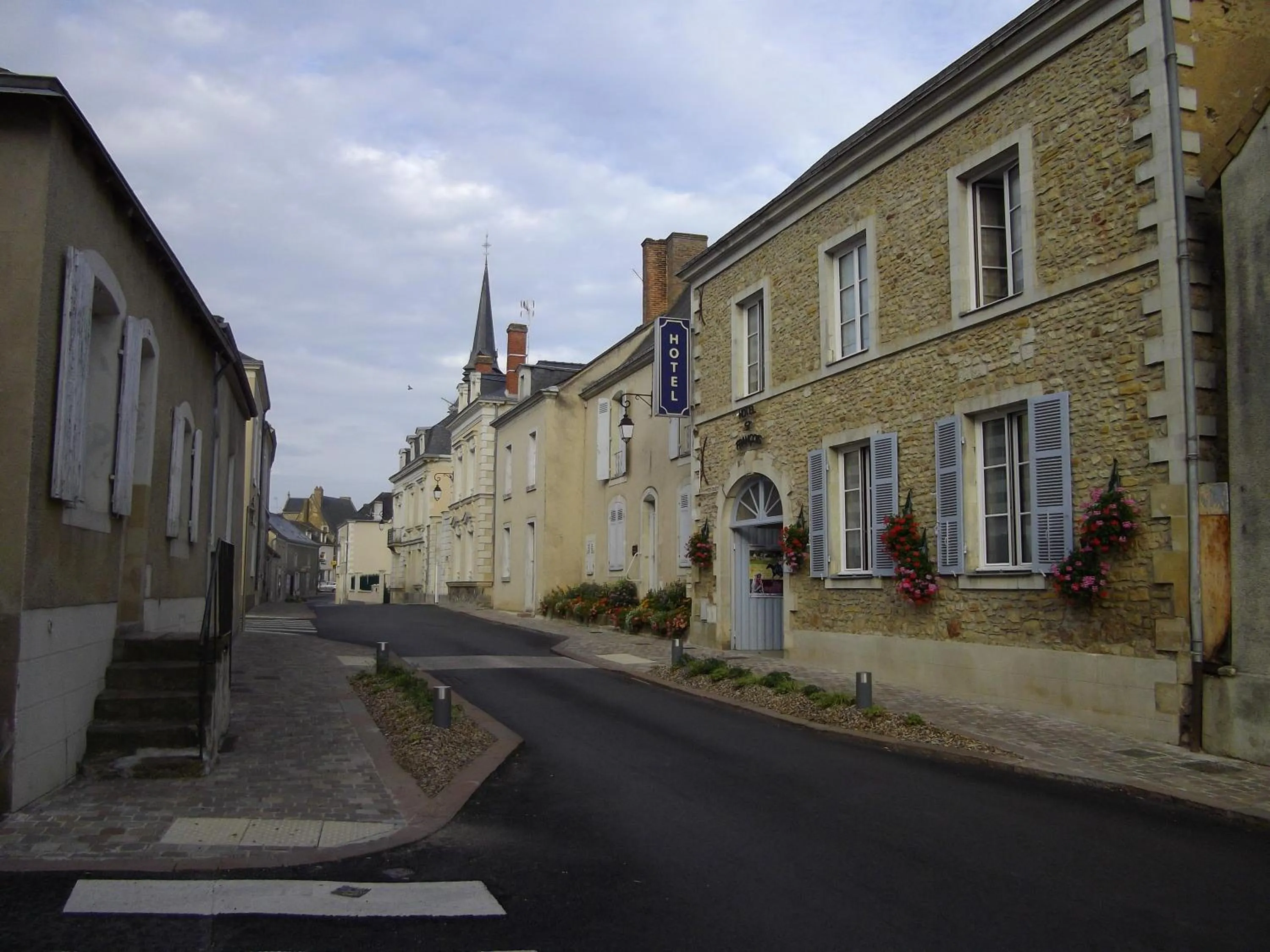 Street view in Hotel Saint François Précigné Soirée étape sur demande Proche Sablé-sur-Sarthe