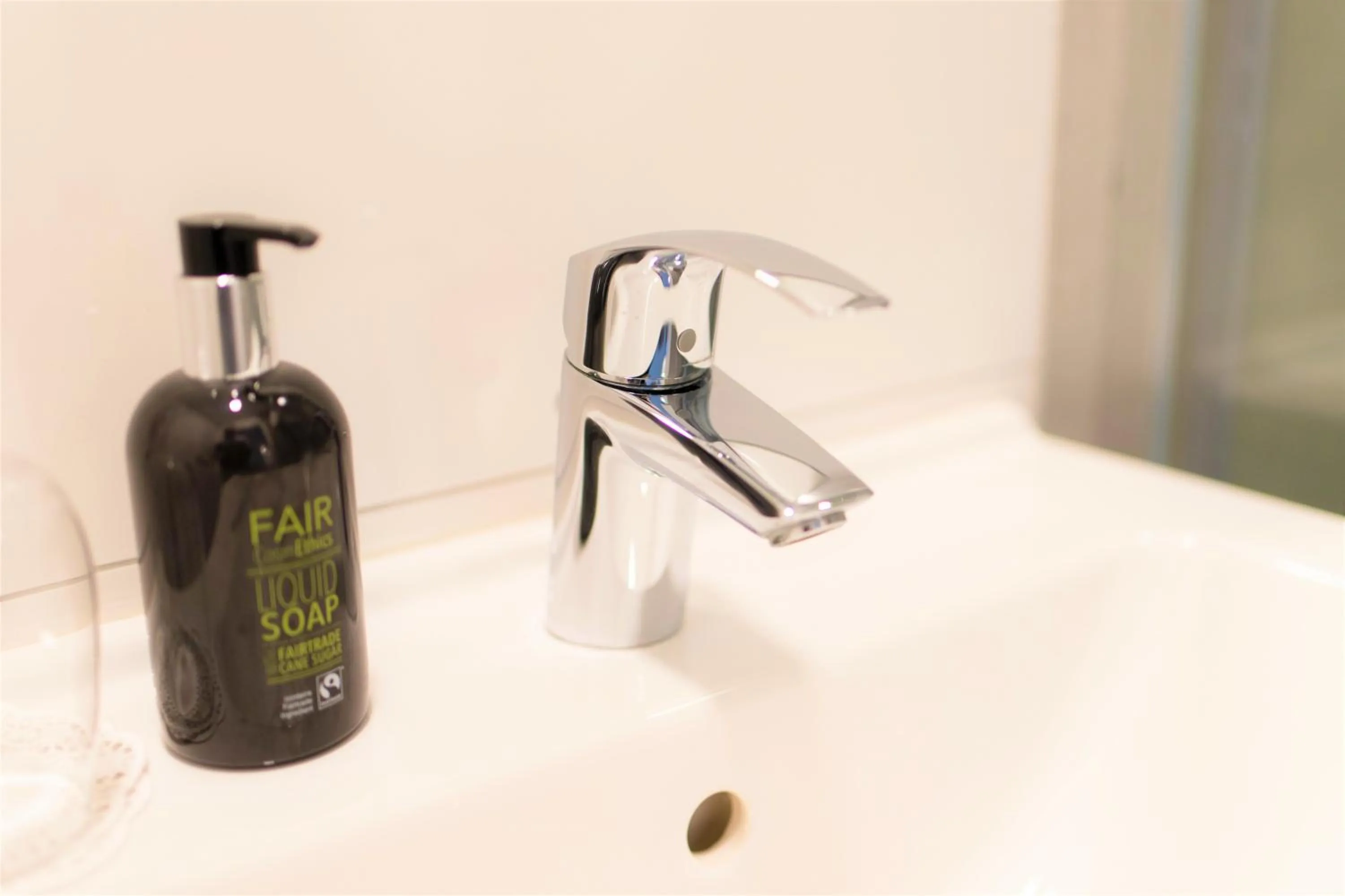 Bathroom in Amplidi Hotel Hannover