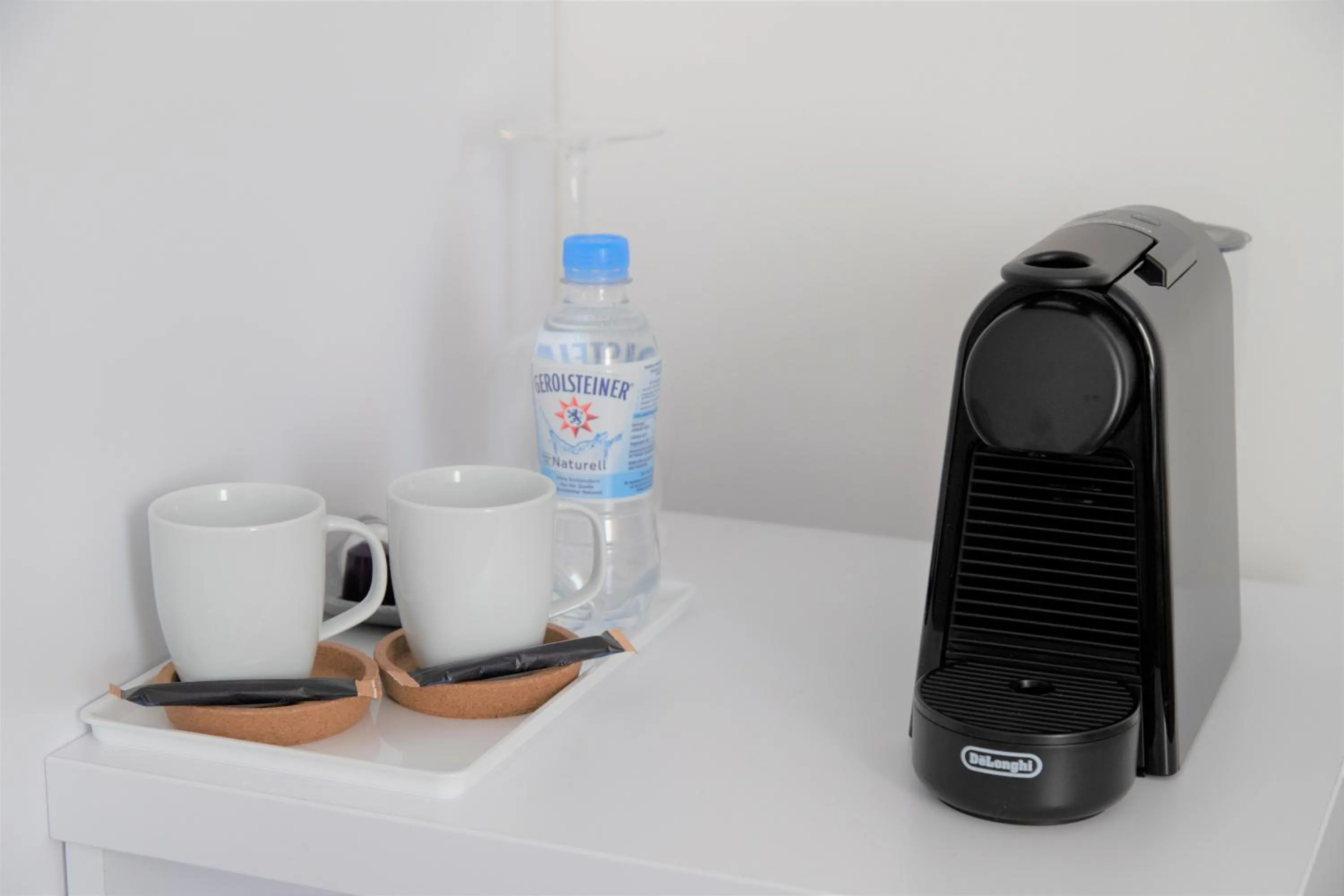 Coffee/tea facilities in Amplidi Hotel Hannover