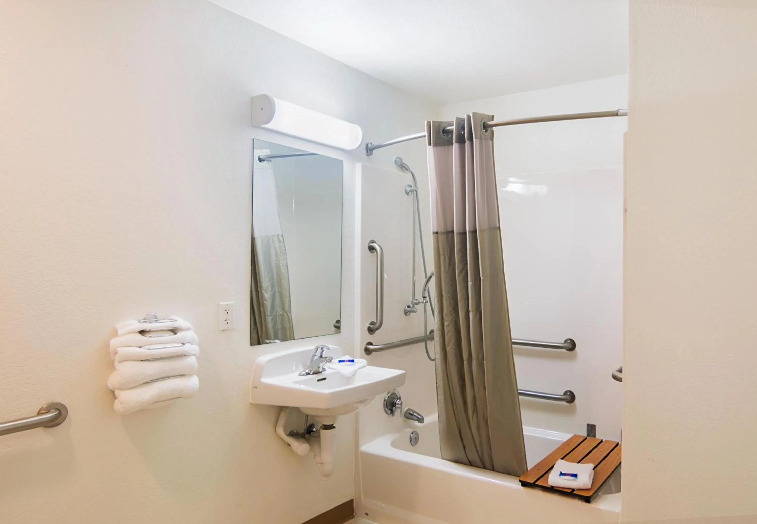 Bathroom in Motel 6-Indianapolis, IN - Airport