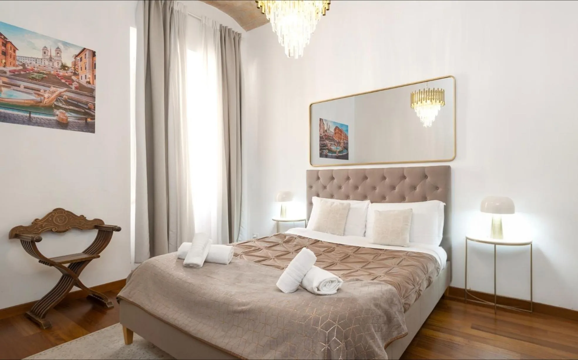 Bedroom, Bed in DrsRome - Roman's Ruins Colosseum