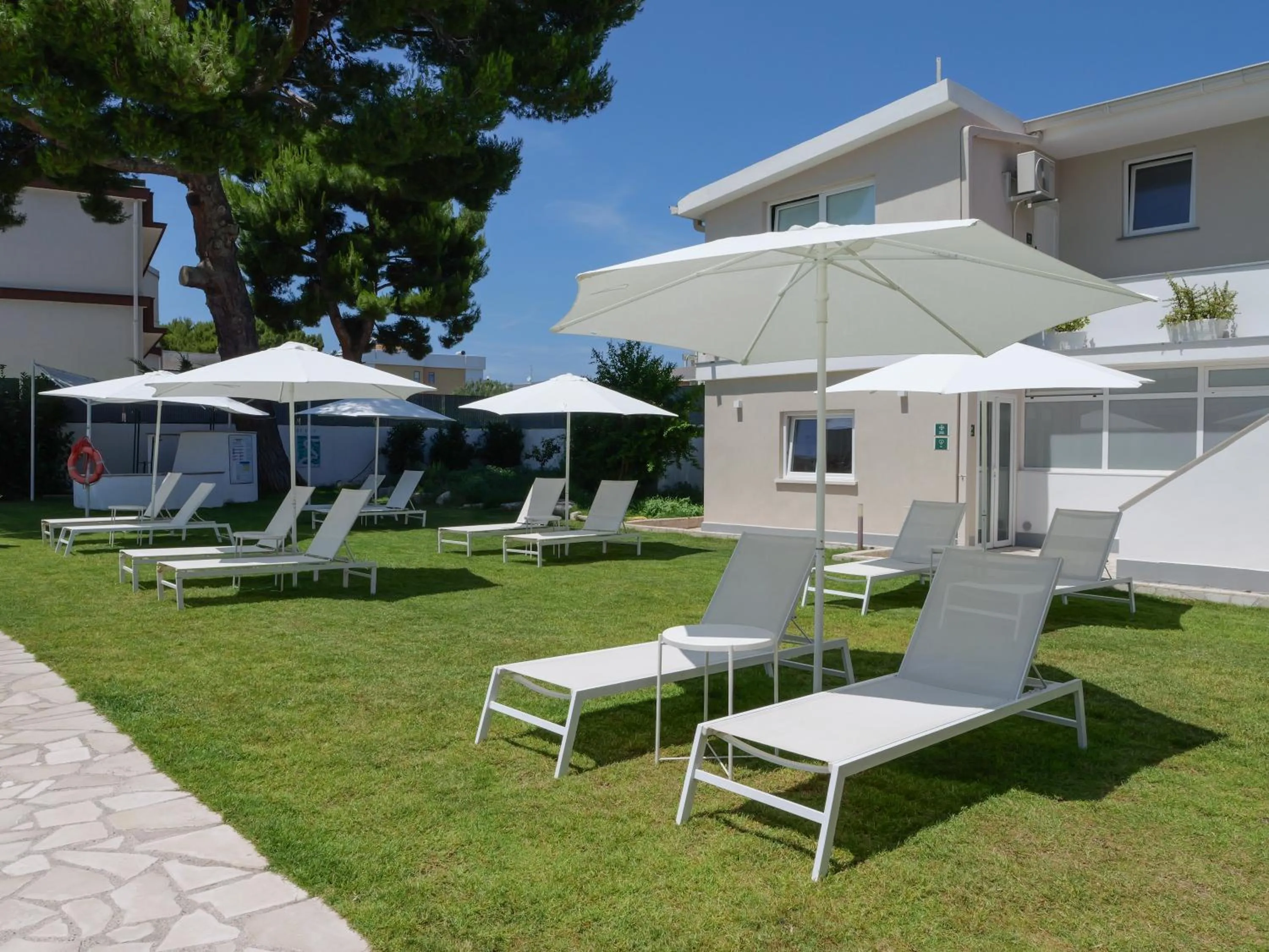 Swimming pool in Artemisia B&B