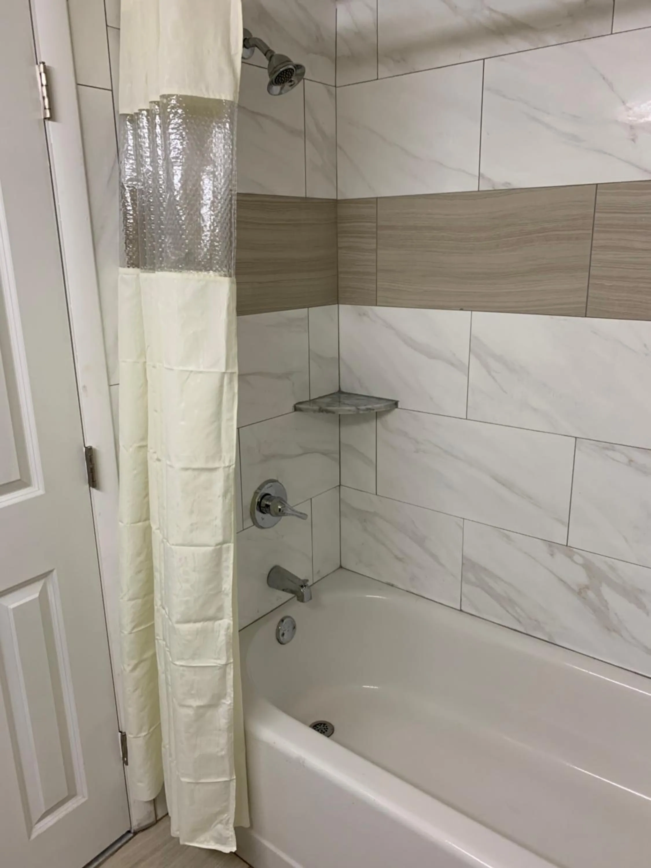 Shower in Sea Dunes Oceanfront