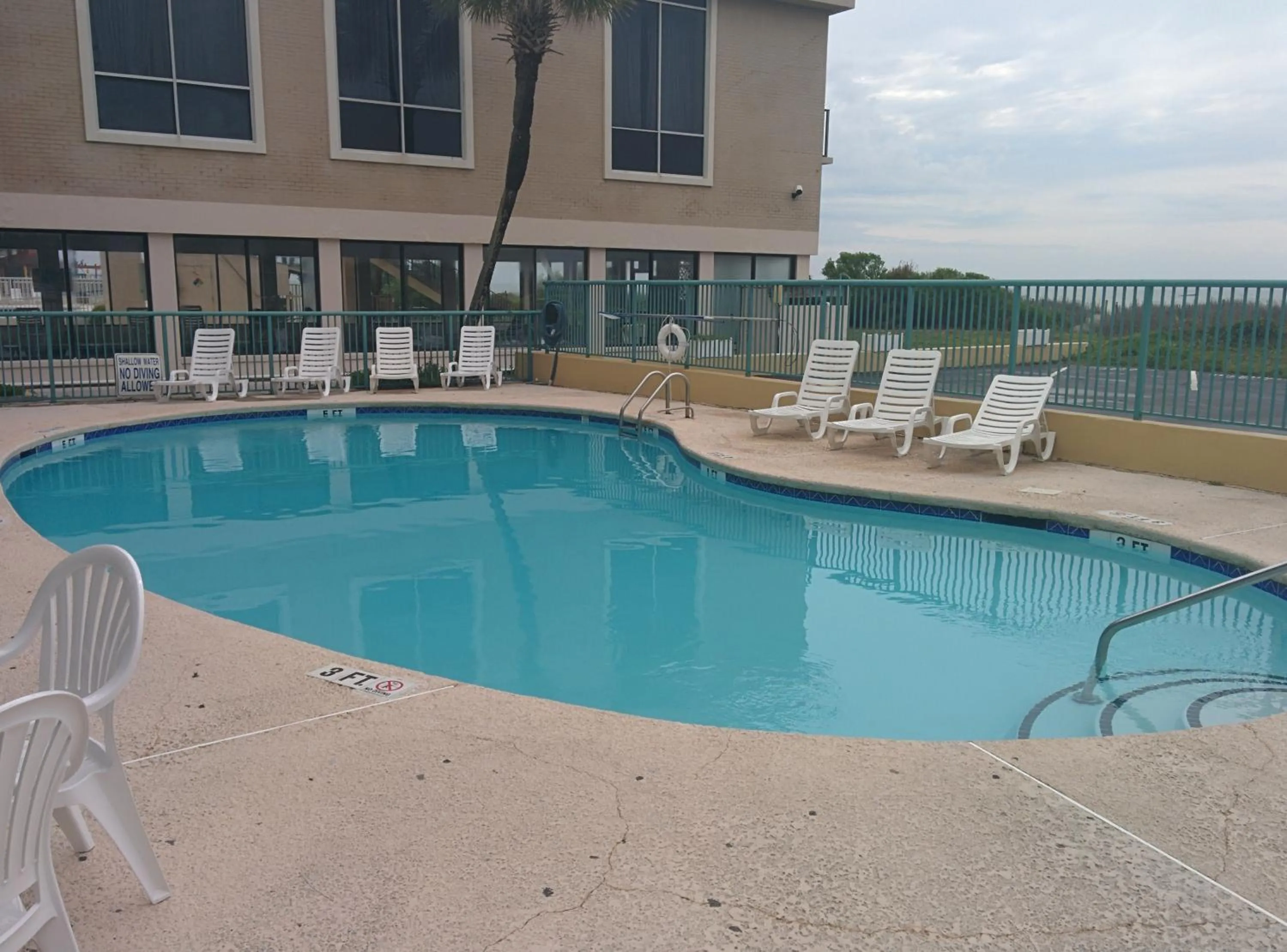 Swimming pool in Sea Dunes Oceanfront