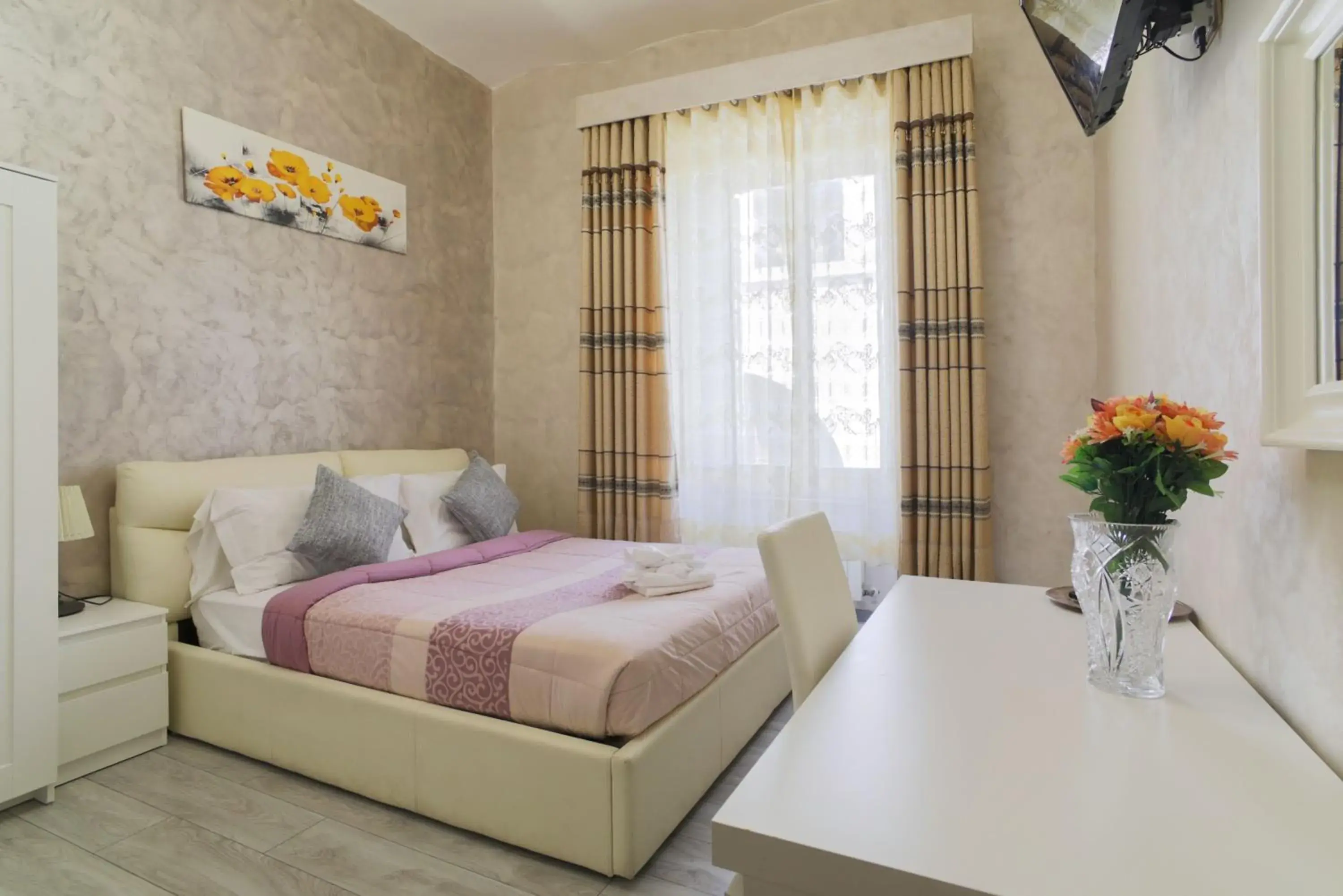 Double Room with Private Bathroom in Rome Place Double Room with Private Bathroom in Rome Place