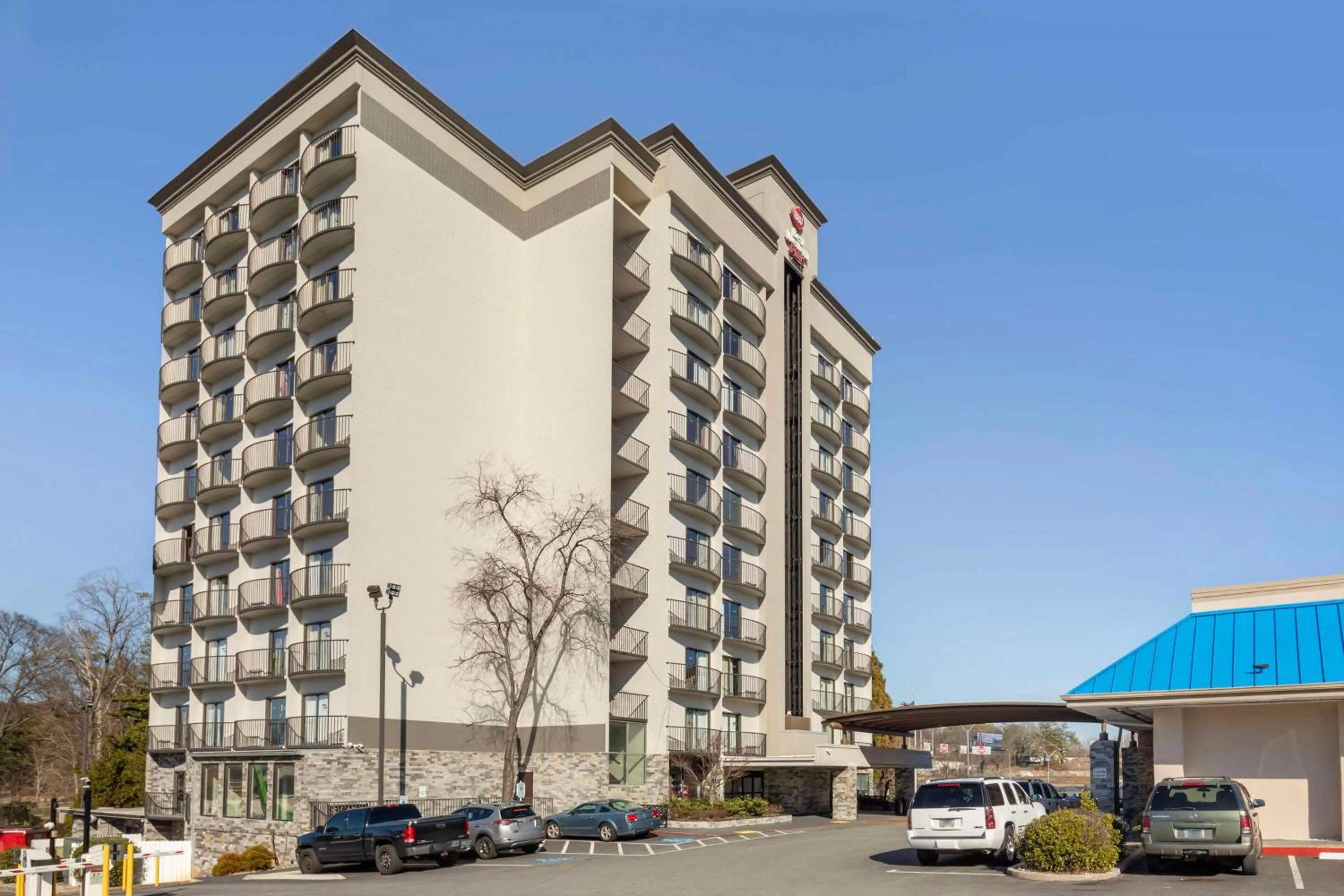 Property building in Best Western Plus Atlanta Airport East