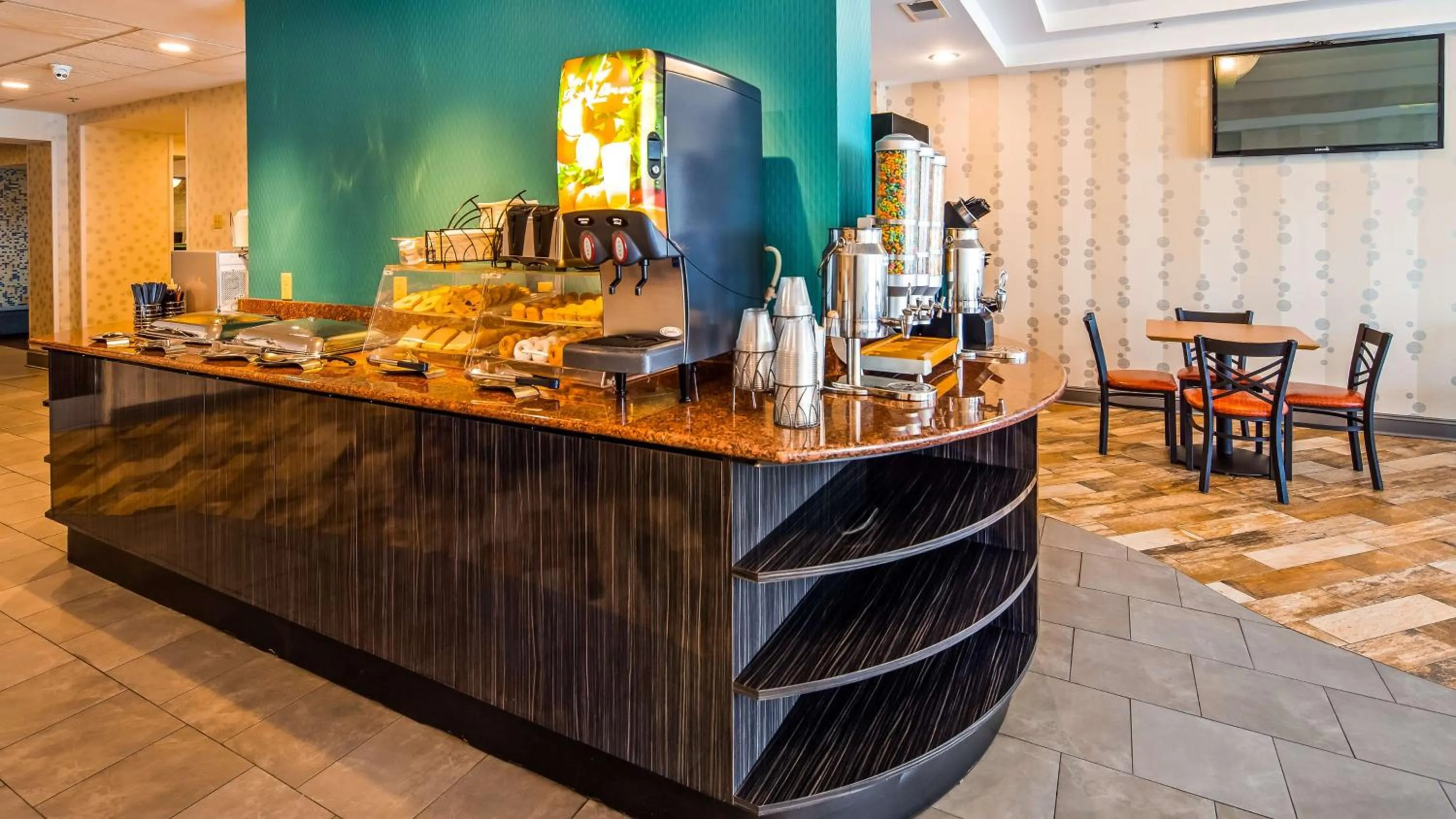 Restaurant/places to eat in Best Western Plus Atlanta Airport East