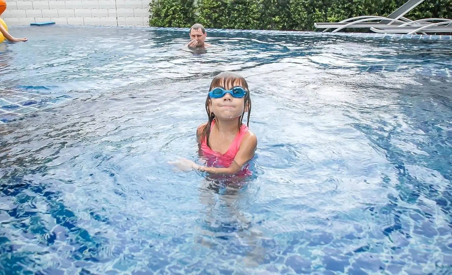 Swimming pool in Happy Family Villa