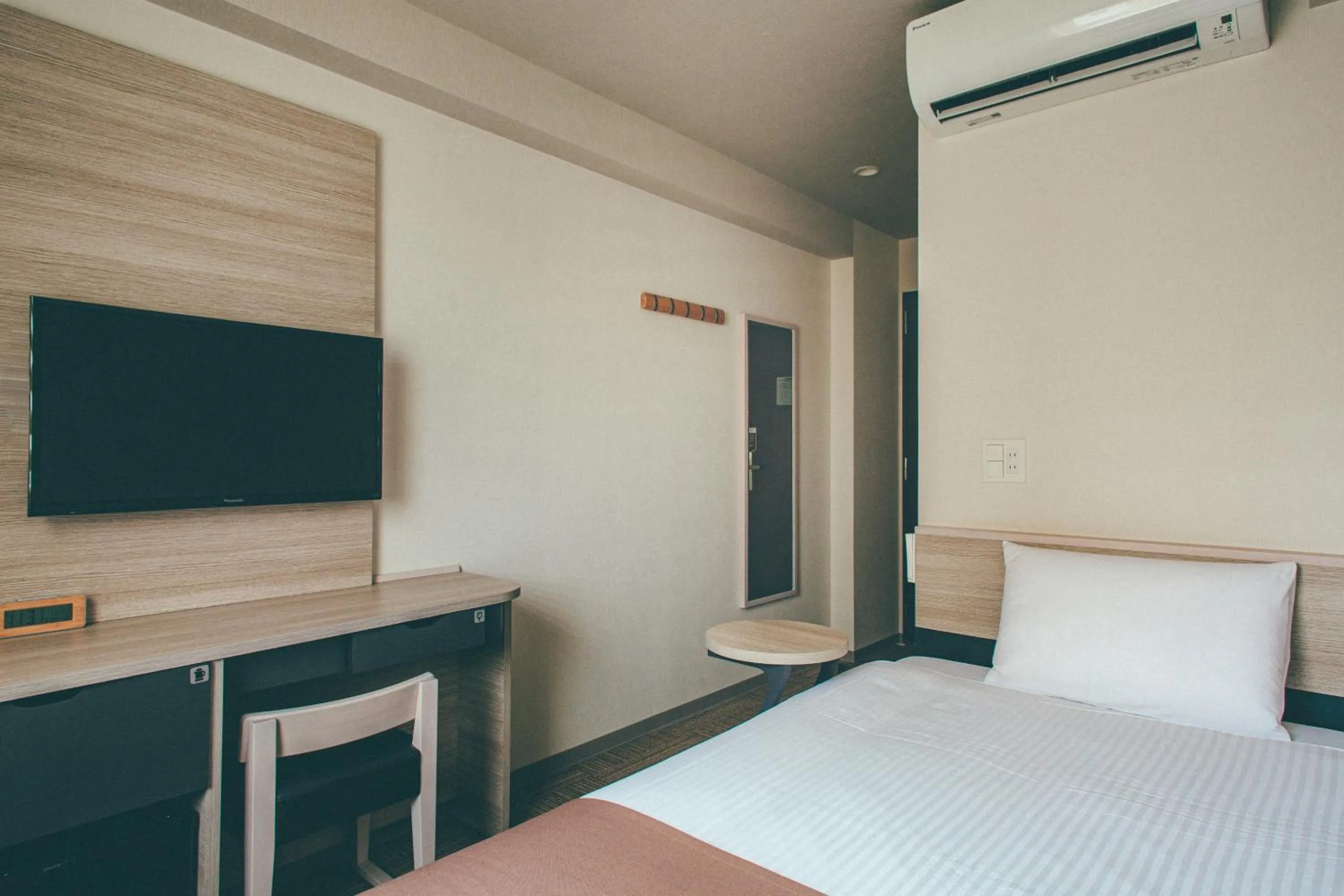 Photo of the whole room in Kuretake Inn Ogaki Ekimae