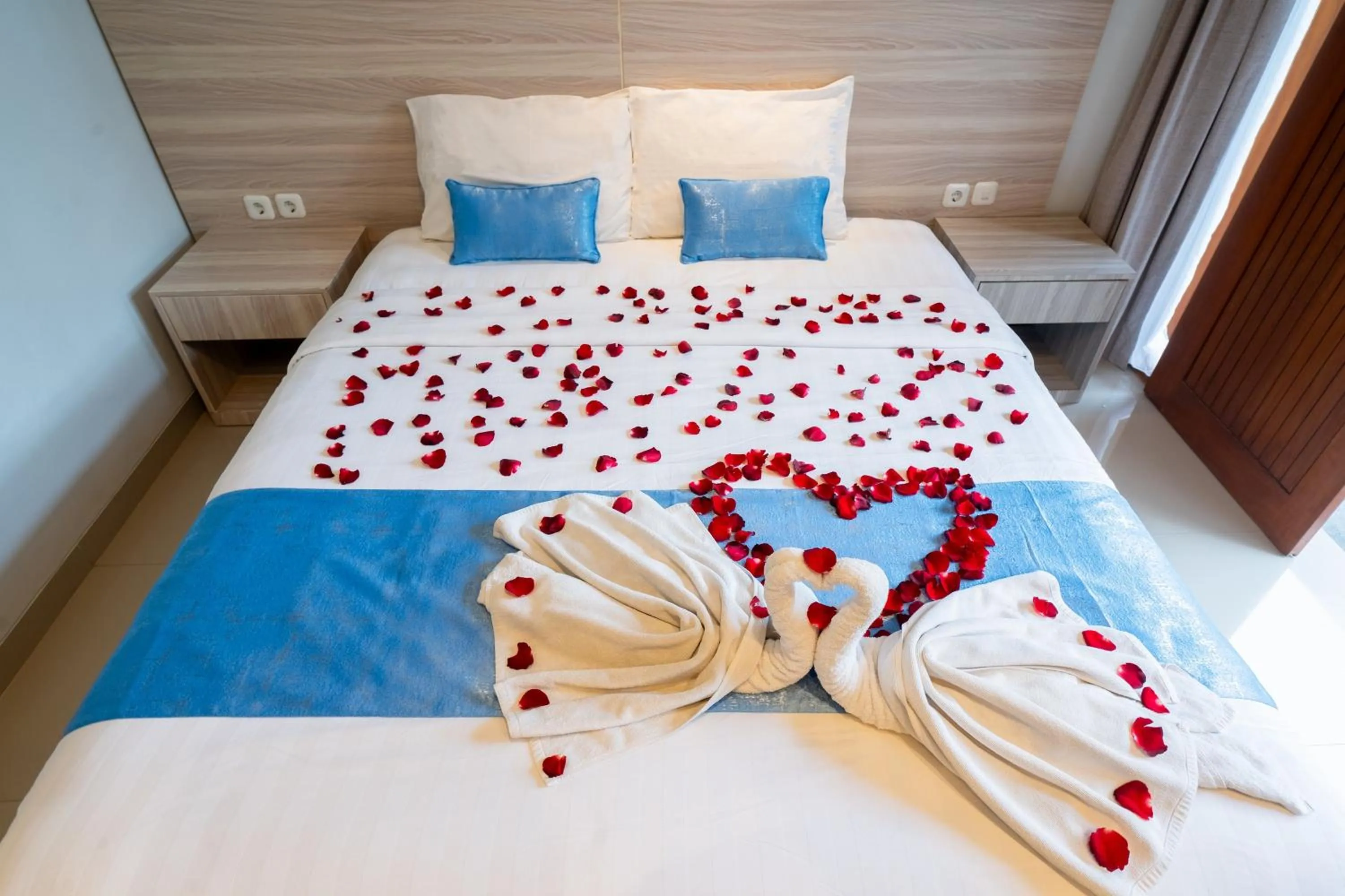 Bed in Mahesa Suites Seminyak