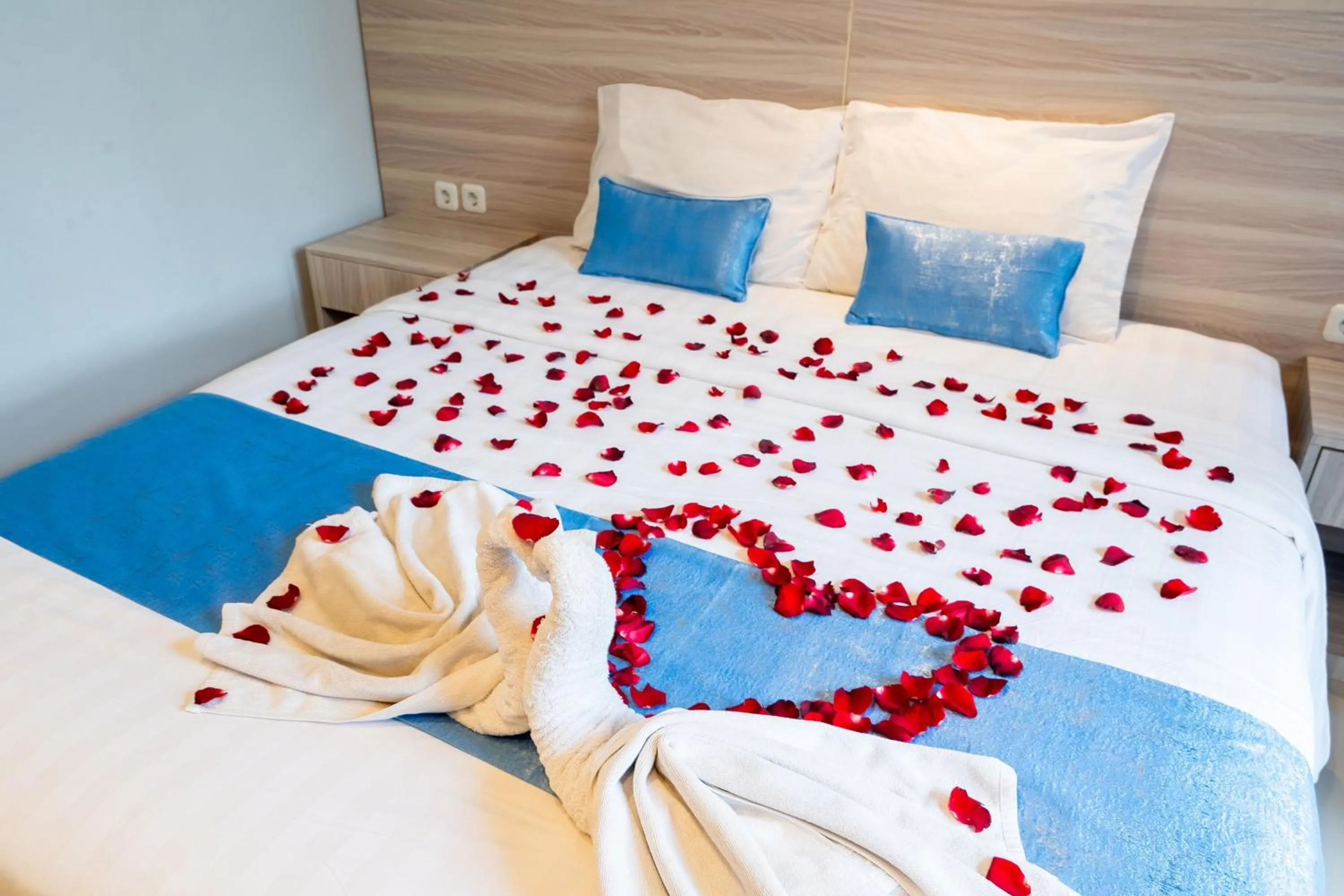 Bed in Mahesa Suites Seminyak