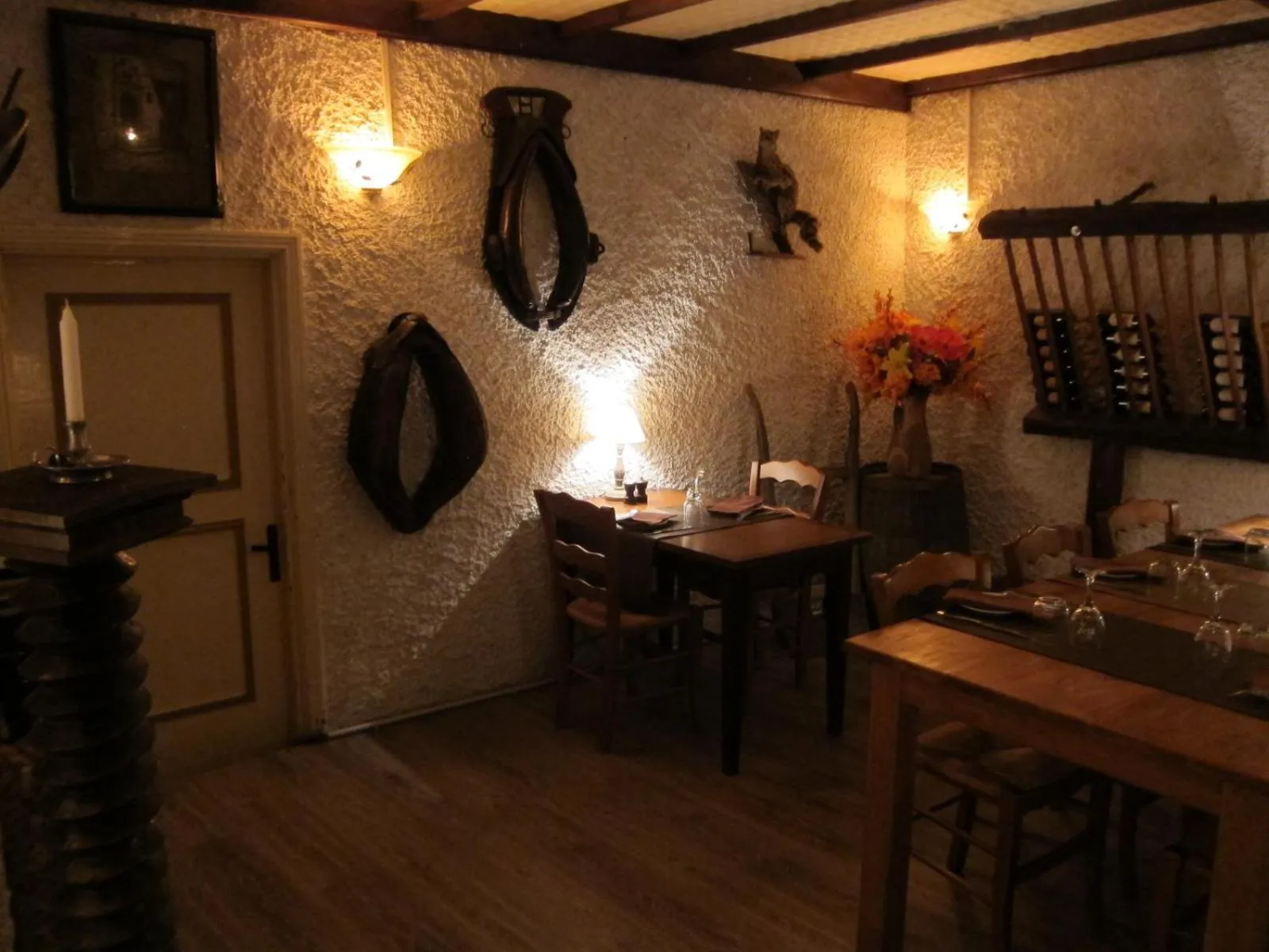 Dining area in Auberge des Deux Rivières