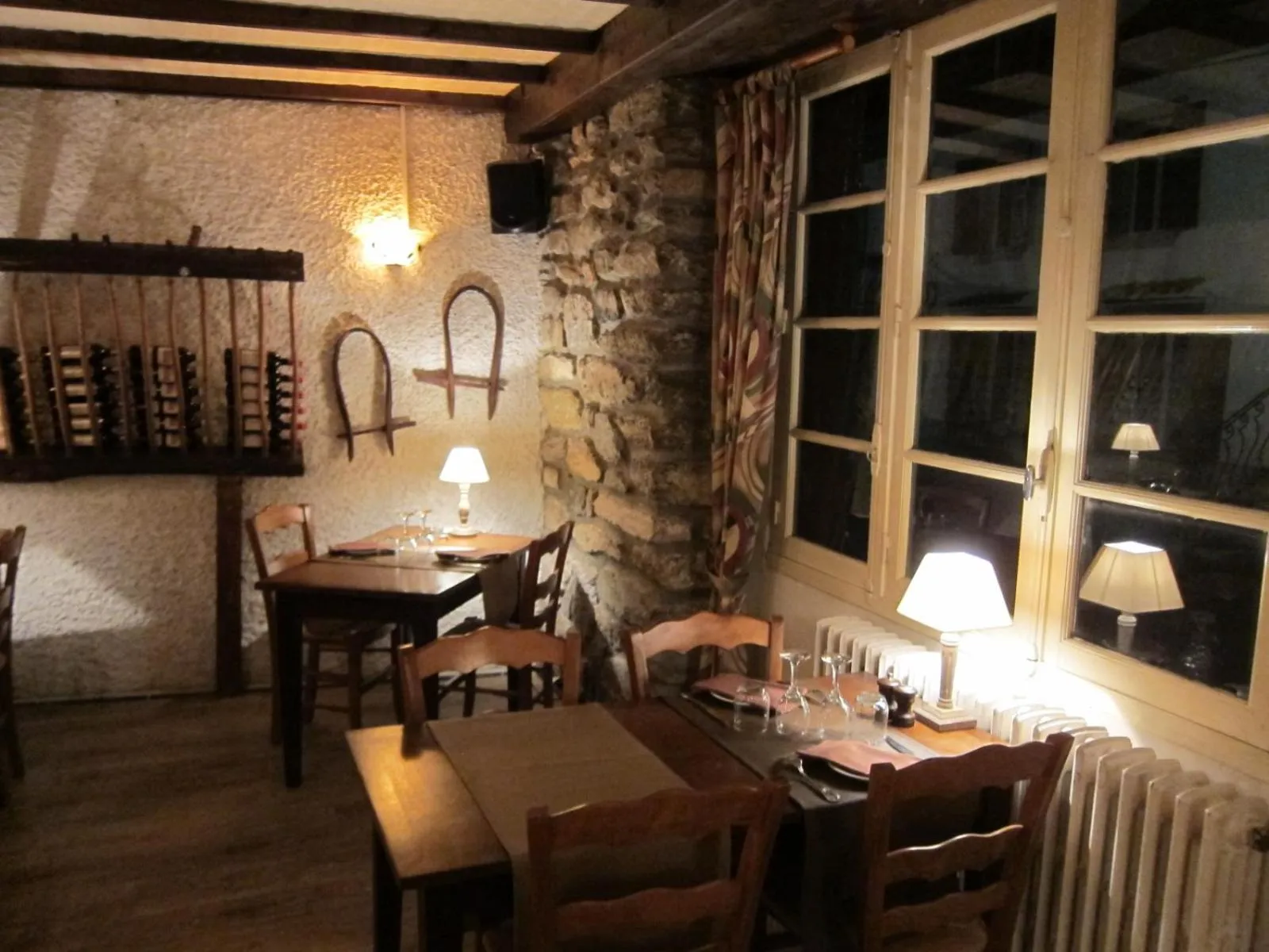 Dining area in Auberge des Deux Rivières