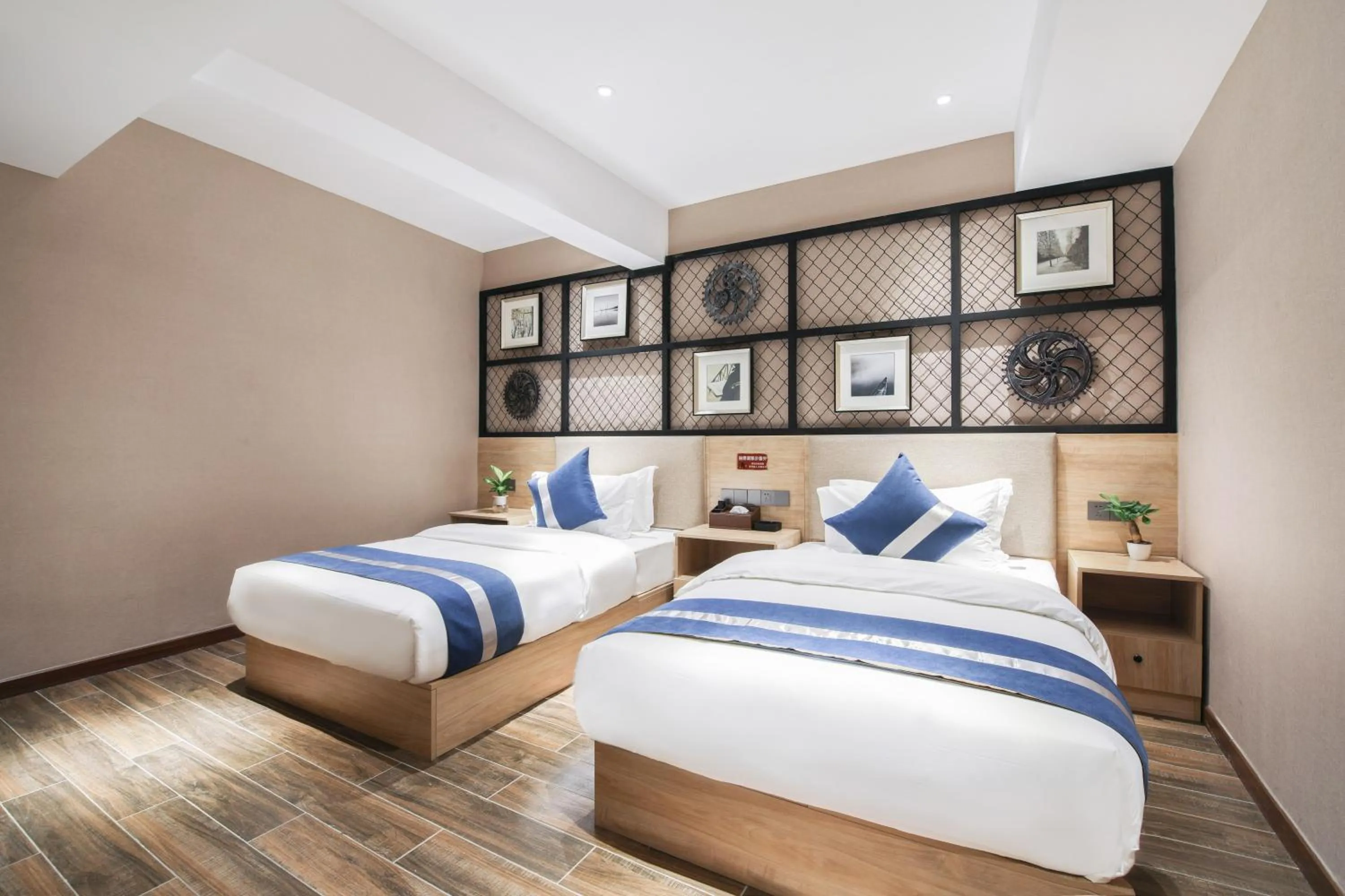 Bed in Zou Qu Ye Travel Hotel