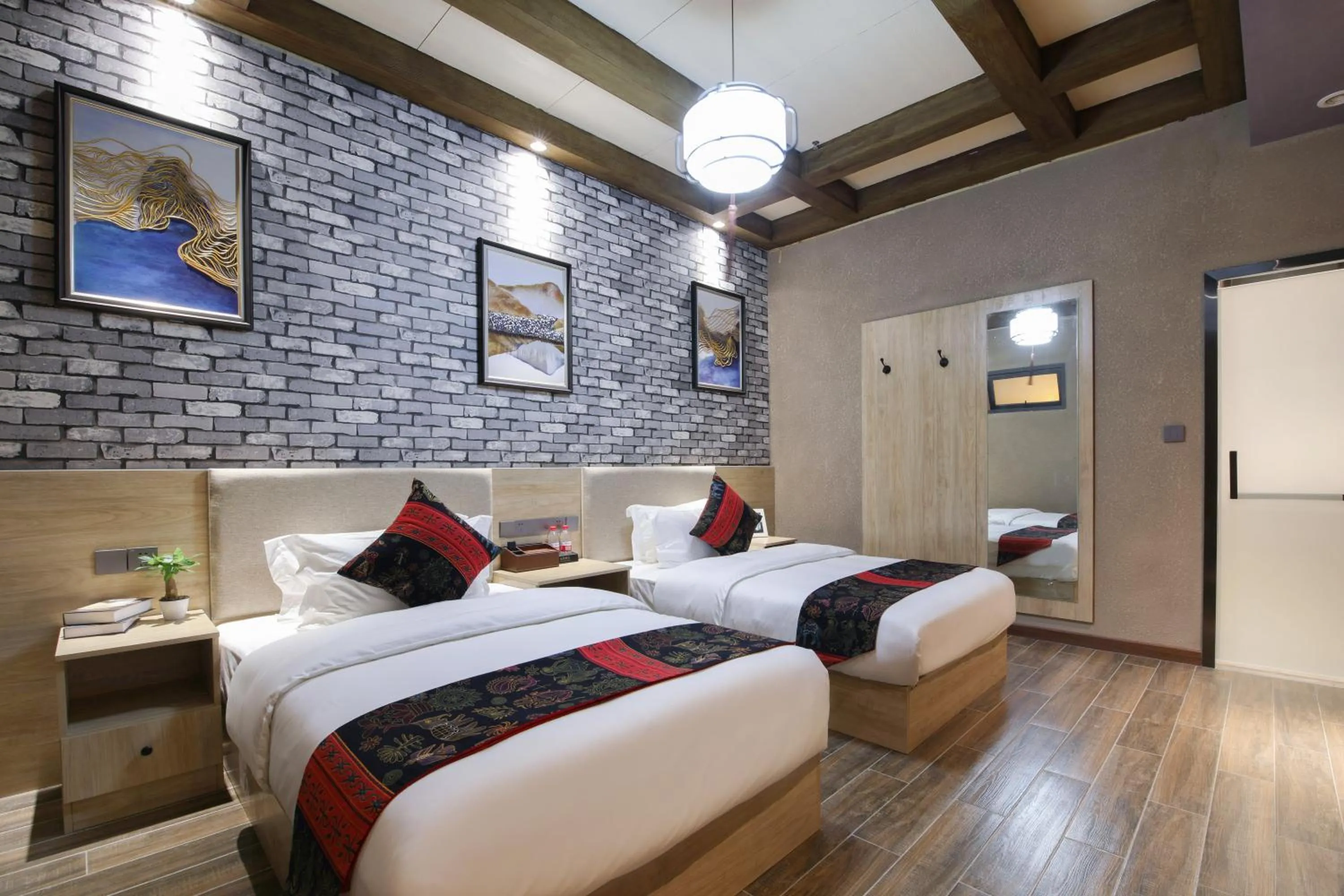 Bed in Zou Qu Ye Travel Hotel