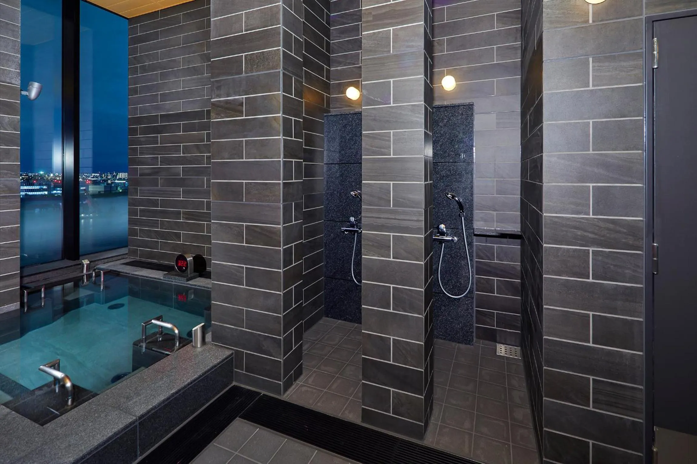 Hot Spring Bath in Villa Fontaine Premier Haneda Airport