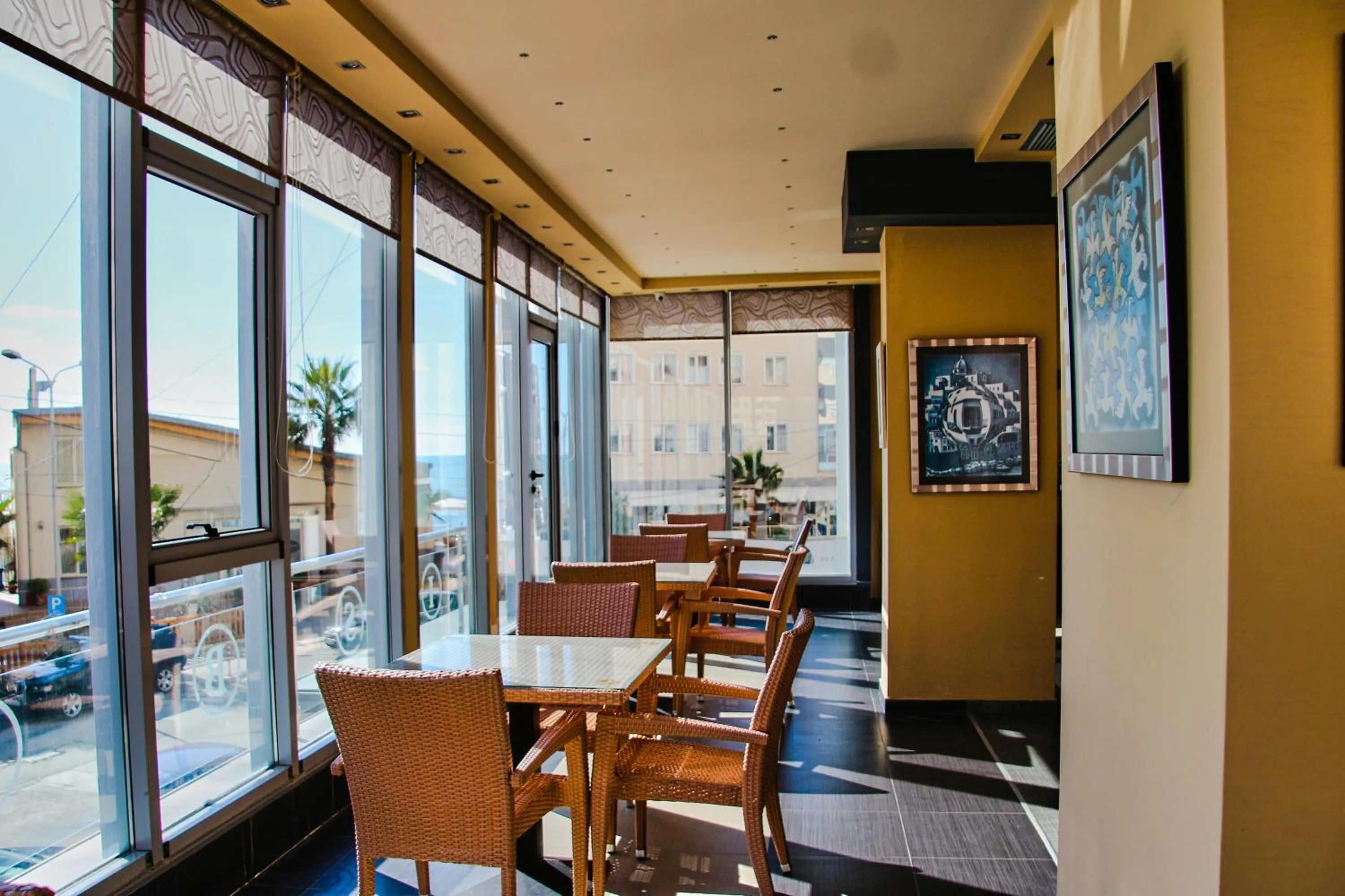 Restaurant/places to eat in Hotel Nais Beach