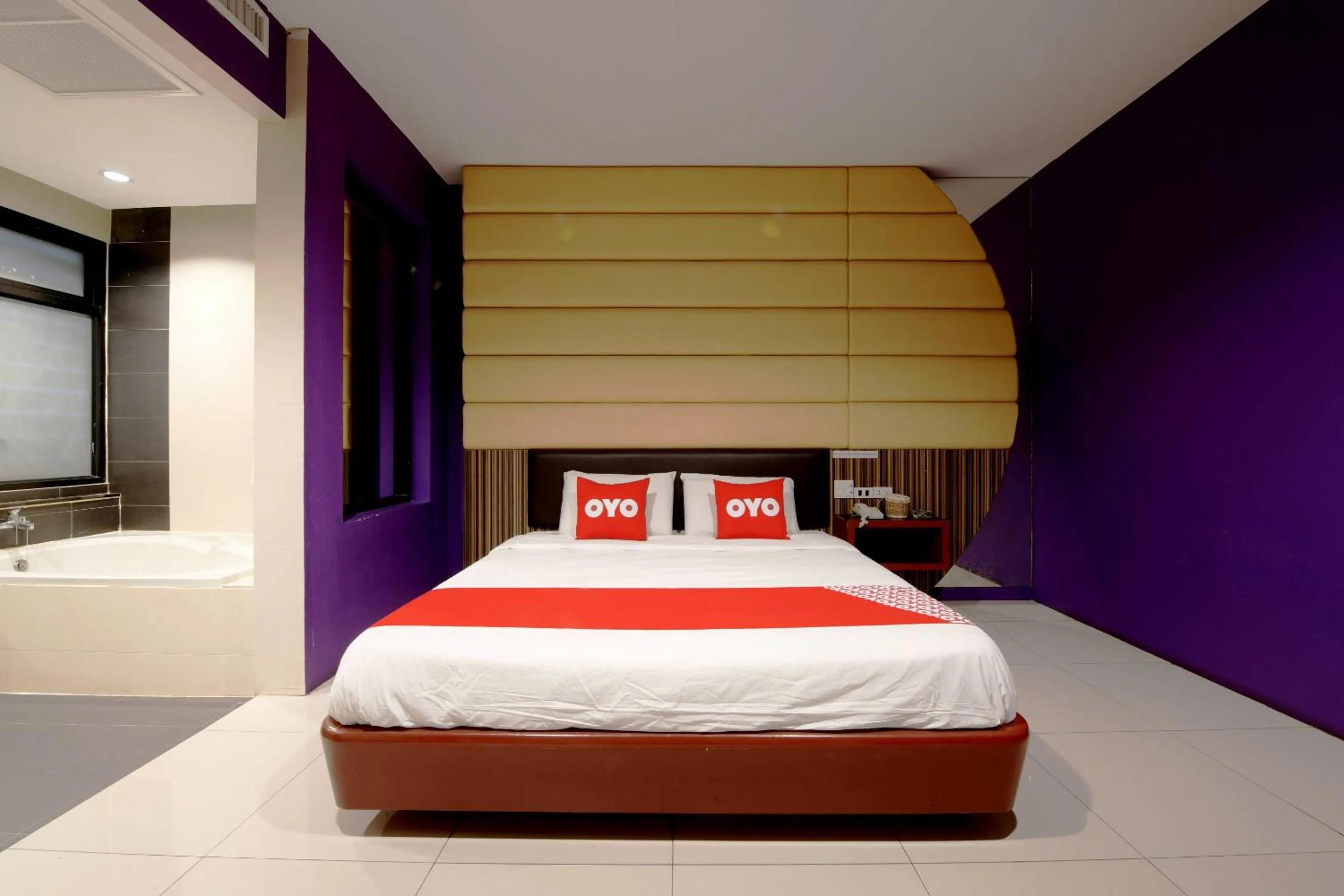 Bedroom, Bed in Sriracha Hotel And Spa