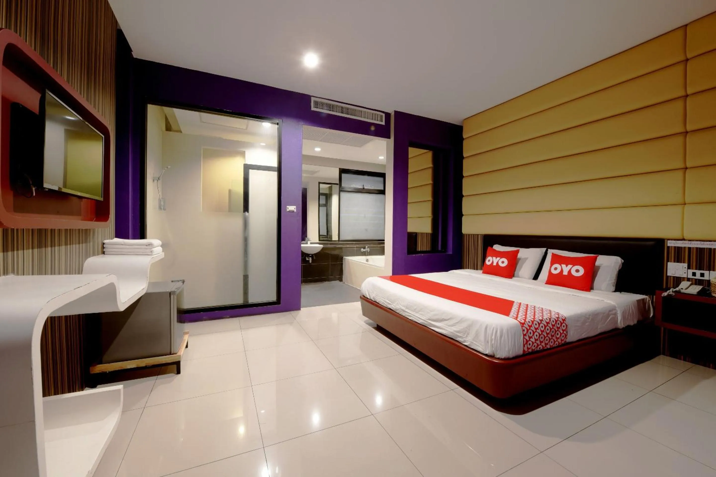 Bedroom, Bed in Sriracha Hotel And Spa