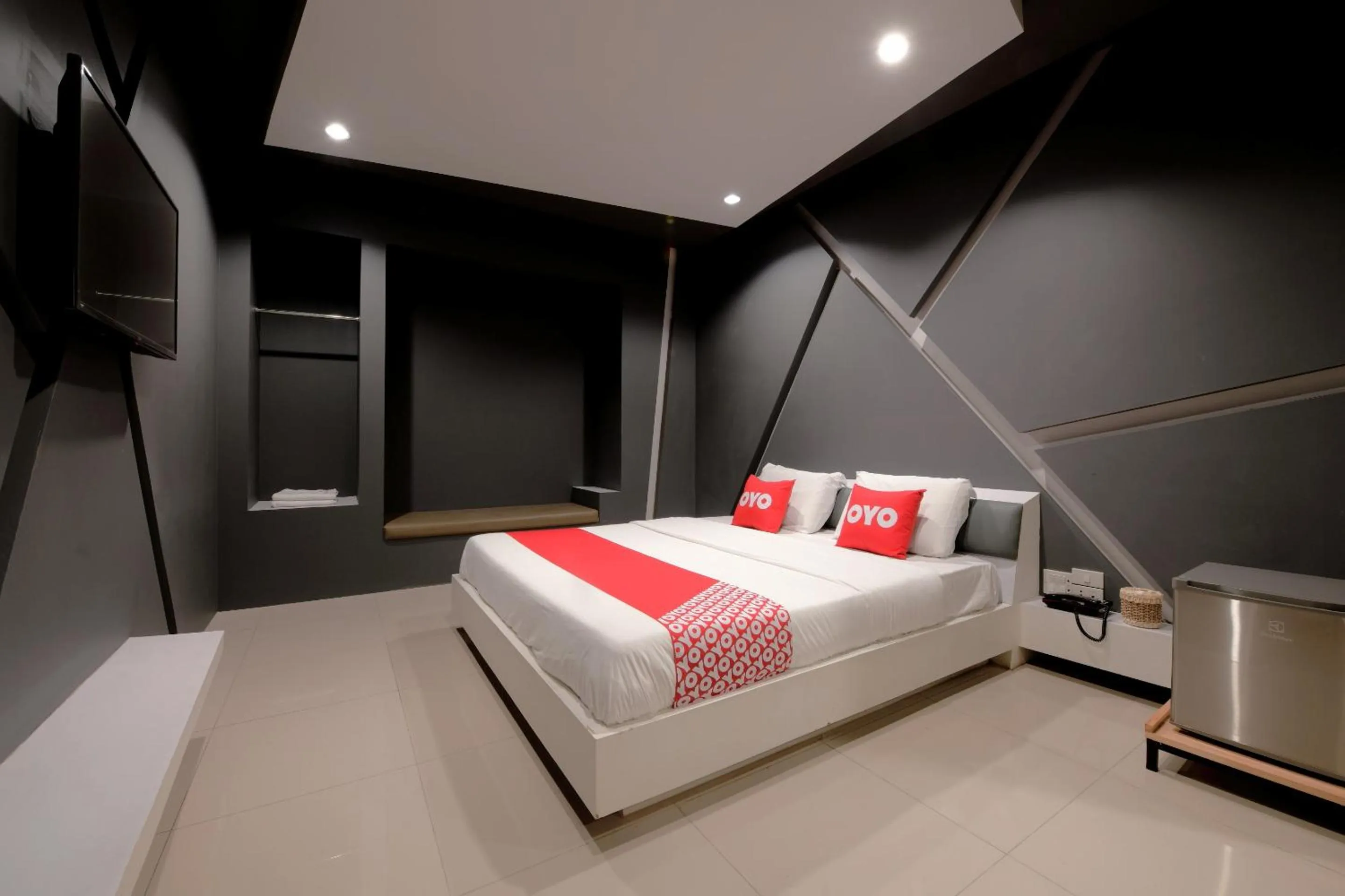 Bedroom, Bed in Sriracha Hotel And Spa