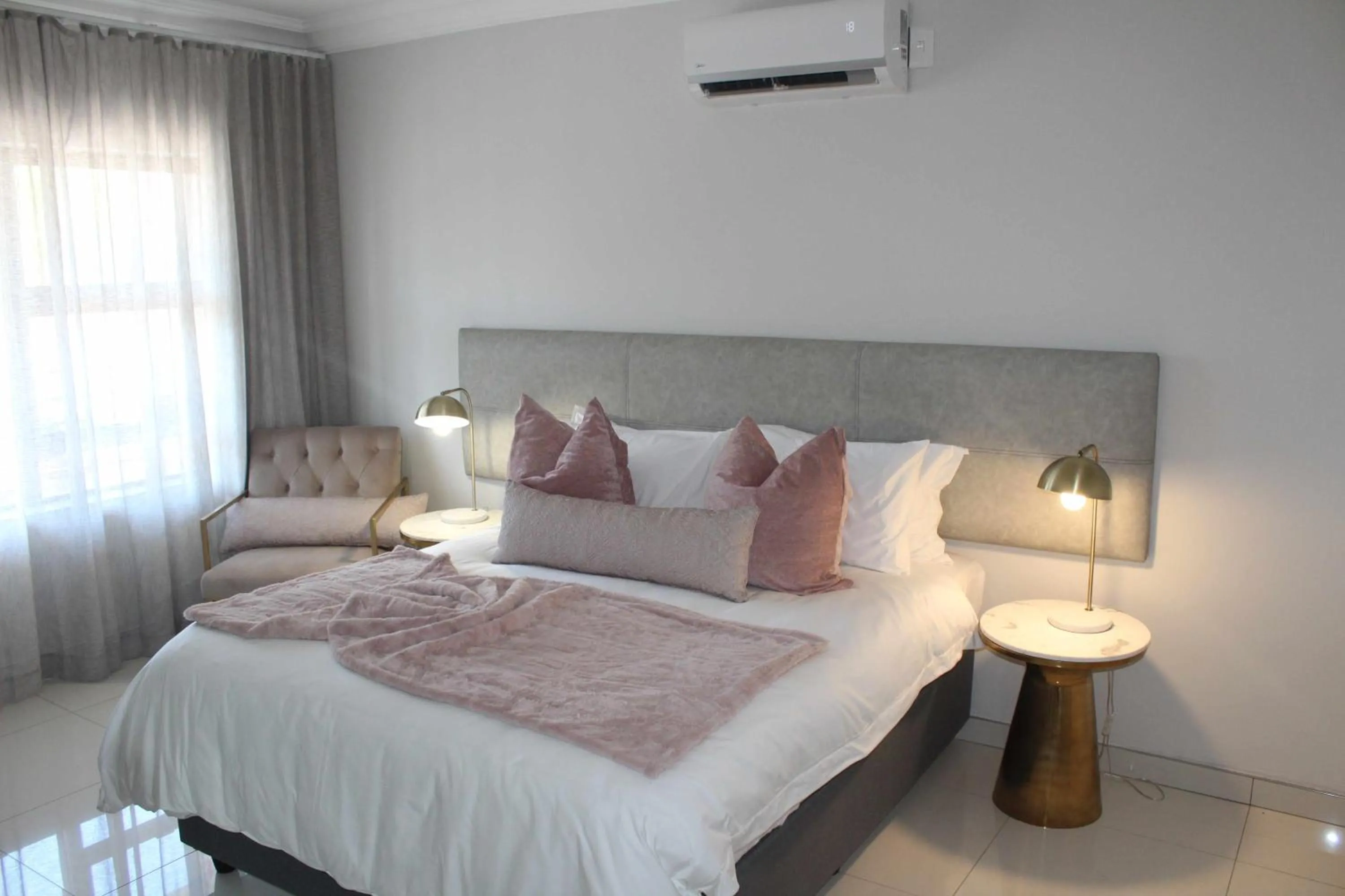 Bed in Prisatt Boutique Hotel