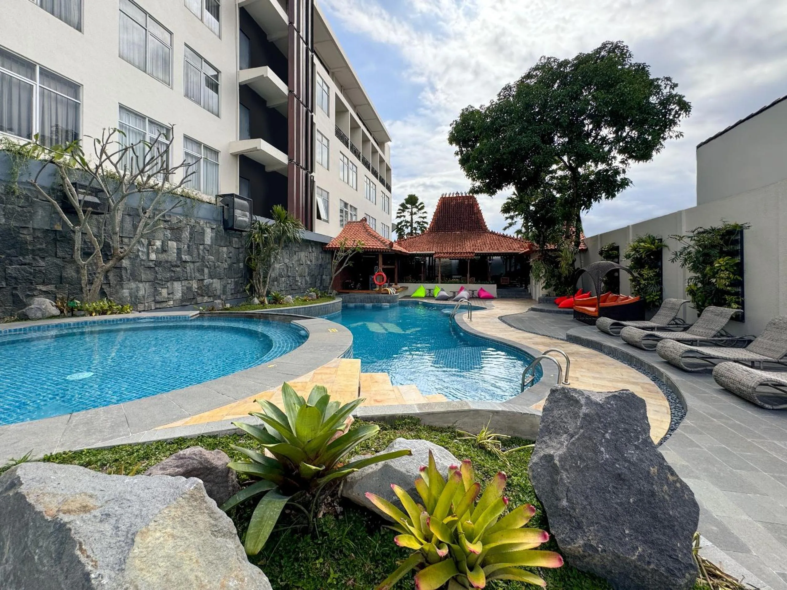 Swimming pool in Aveon Hotel Yogyakarta by Daphna Management