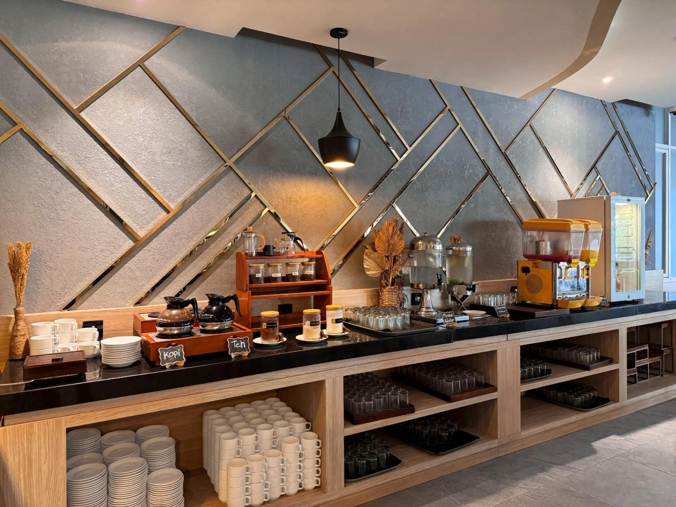 Breakfast in Aveon Hotel Yogyakarta by Daphna Management