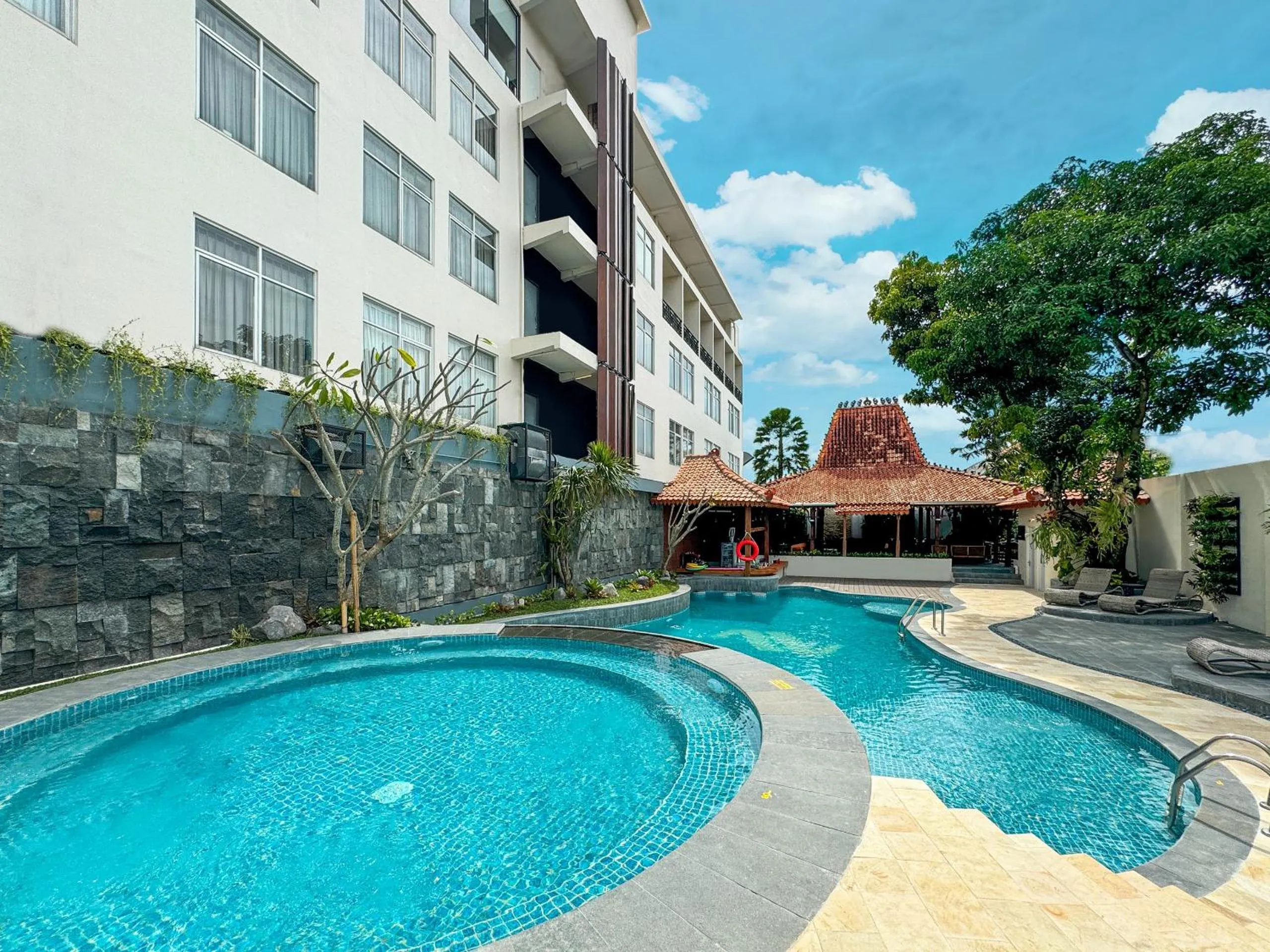  in Aveon Hotel Yogyakarta by Daphna Management