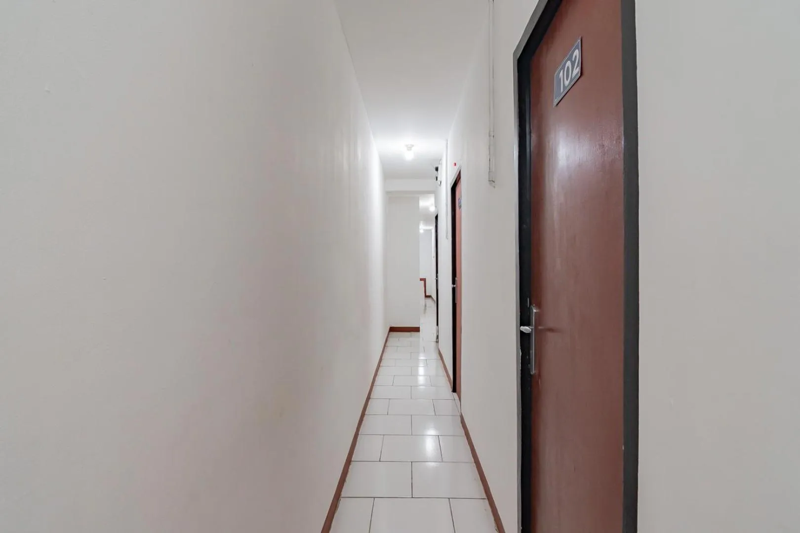 RedDoorz near Riau Junction Mall 2