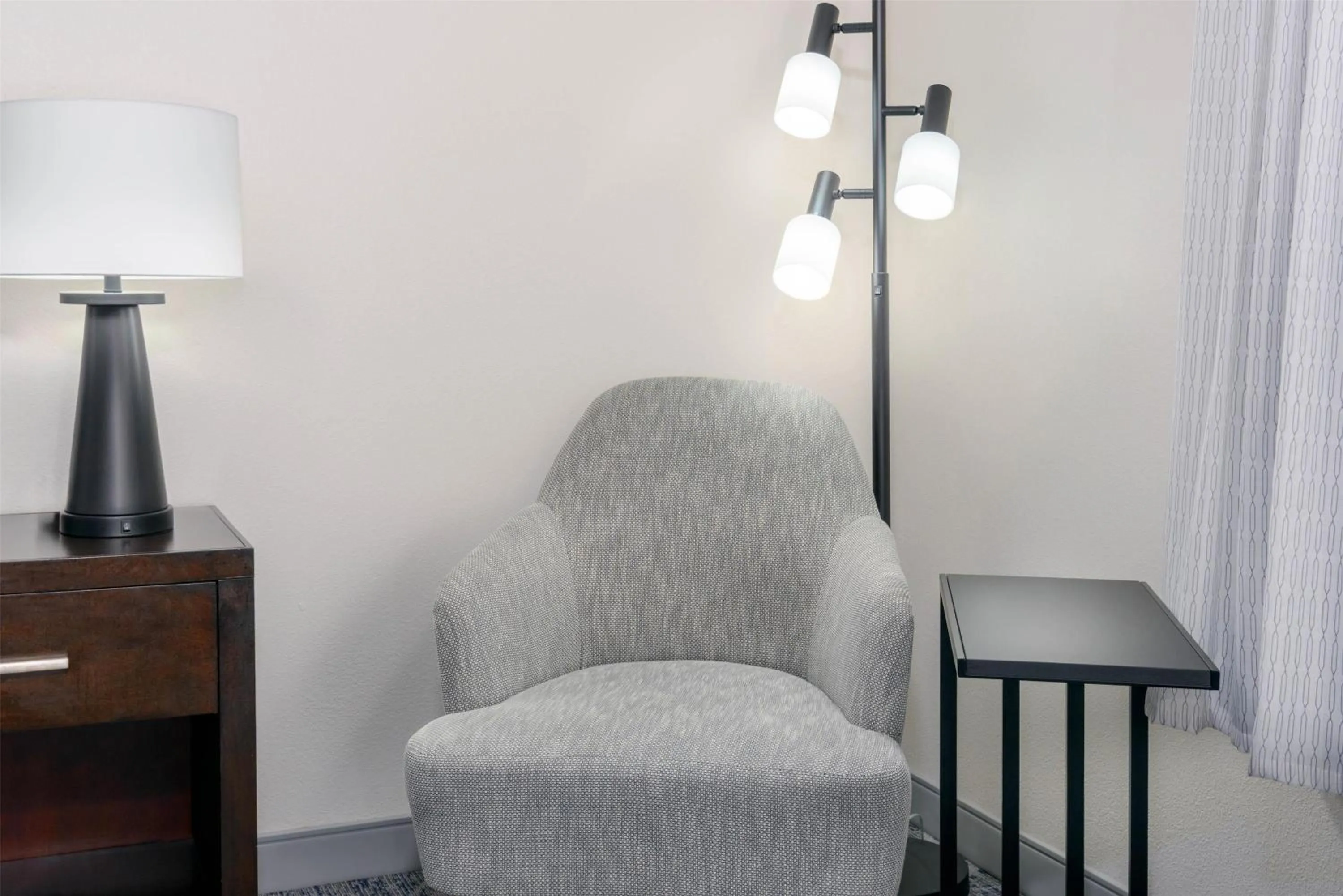 Living room in Hampton Inn & Suites Pensacola/Gulf Breeze