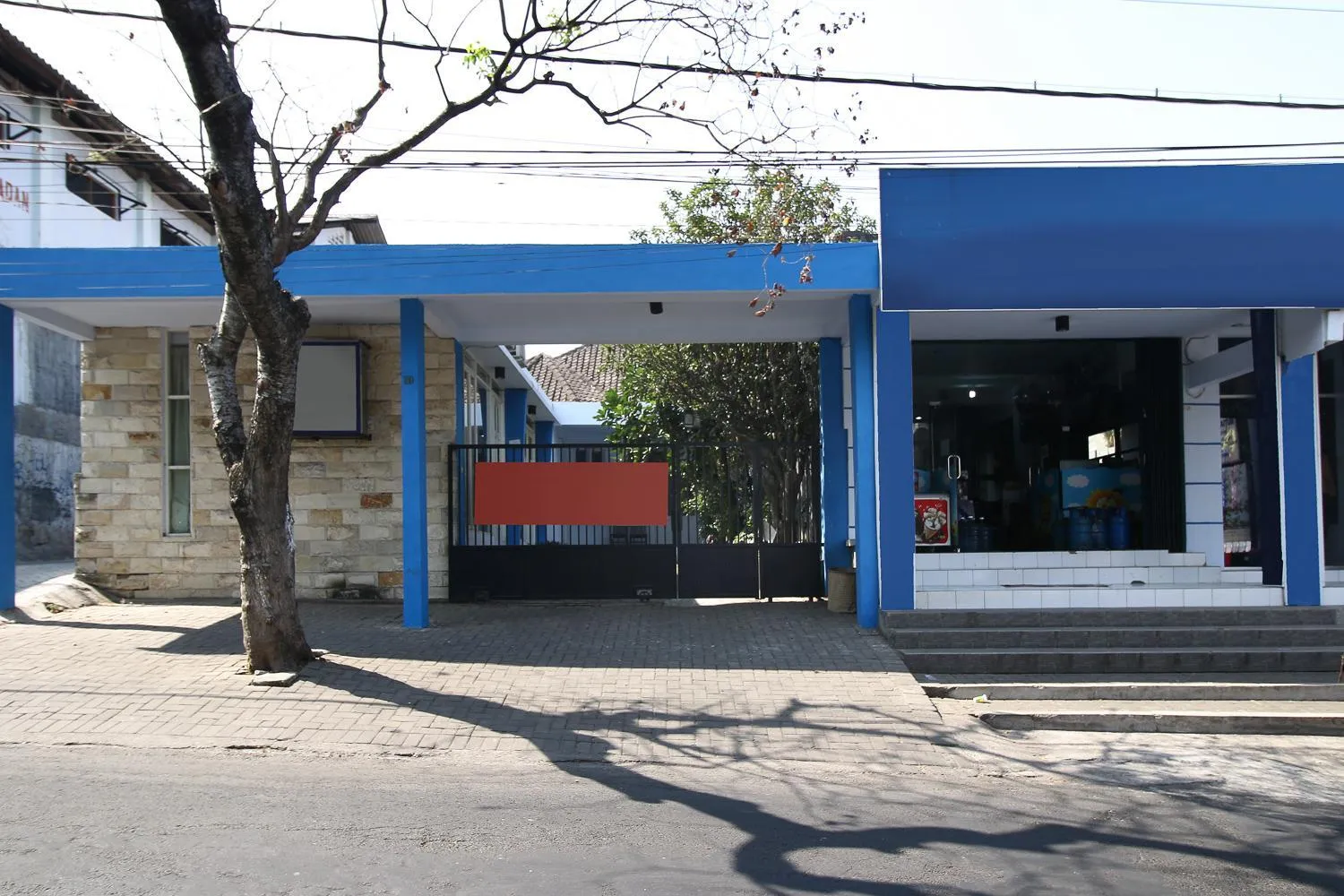 Property building in RedDoorz Near Stasiun Lawang