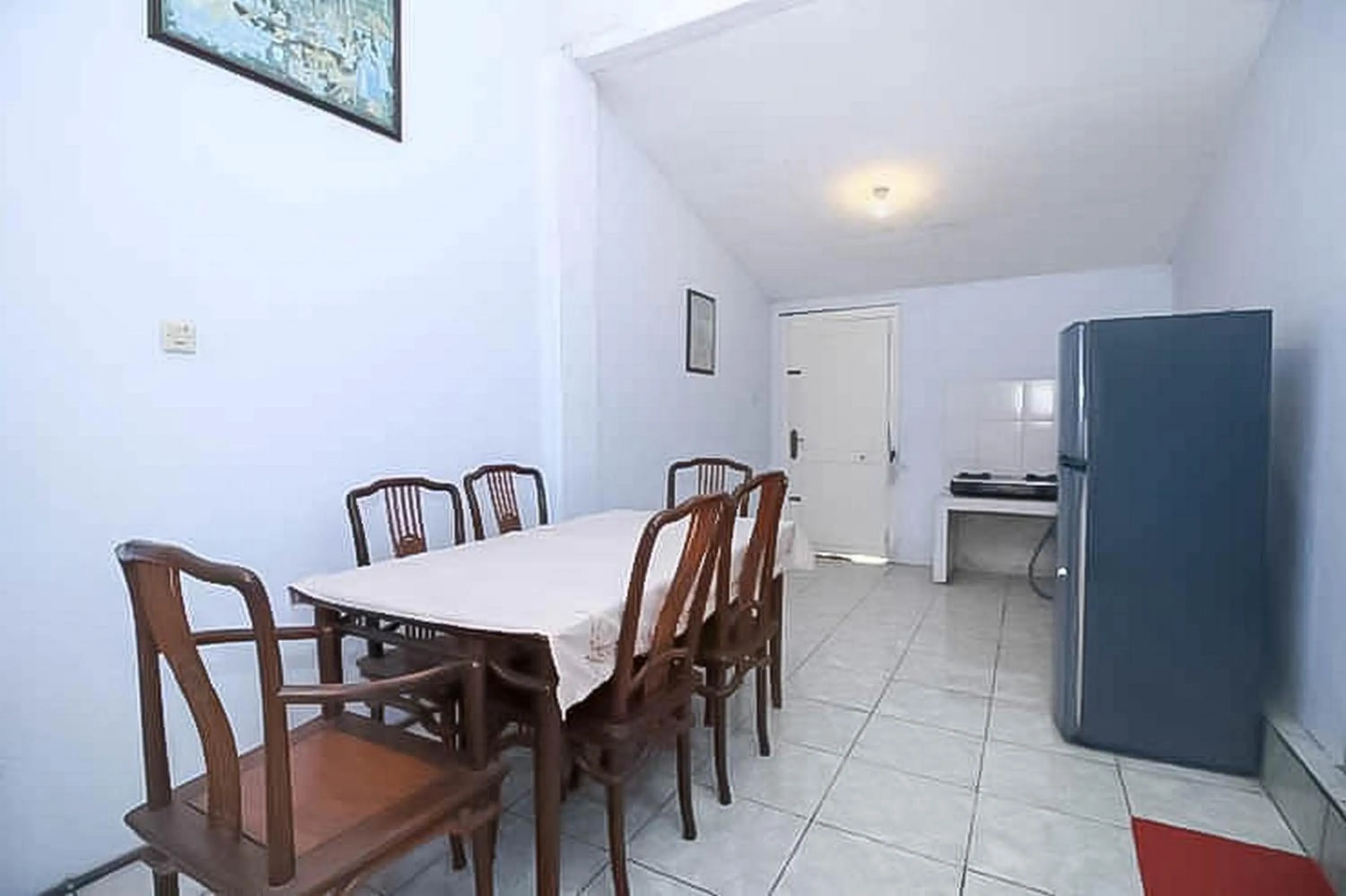 RedDoorz Near Stasiun Lawang