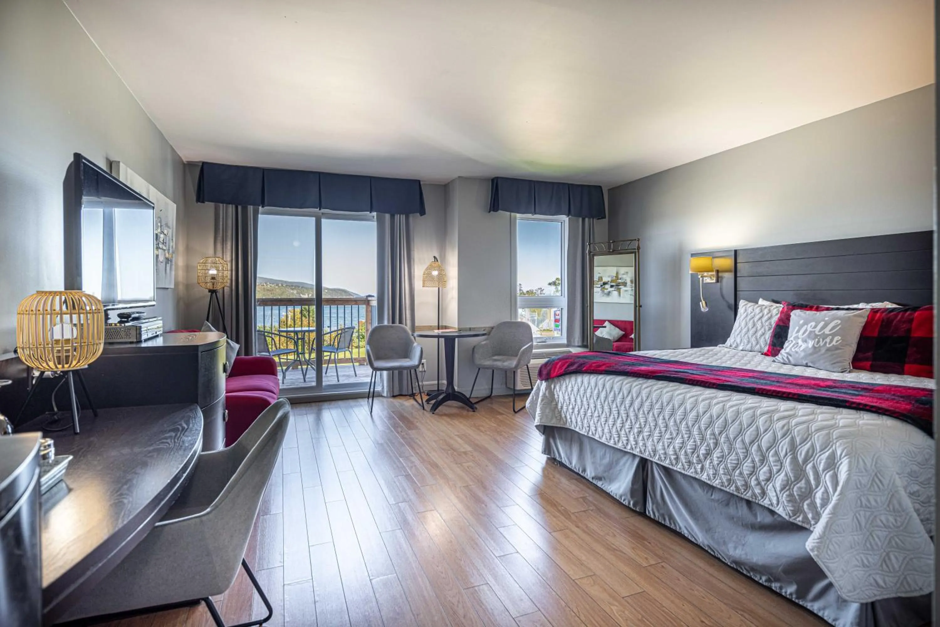 Photo of the whole room, Bed in Motel le Point de Vue