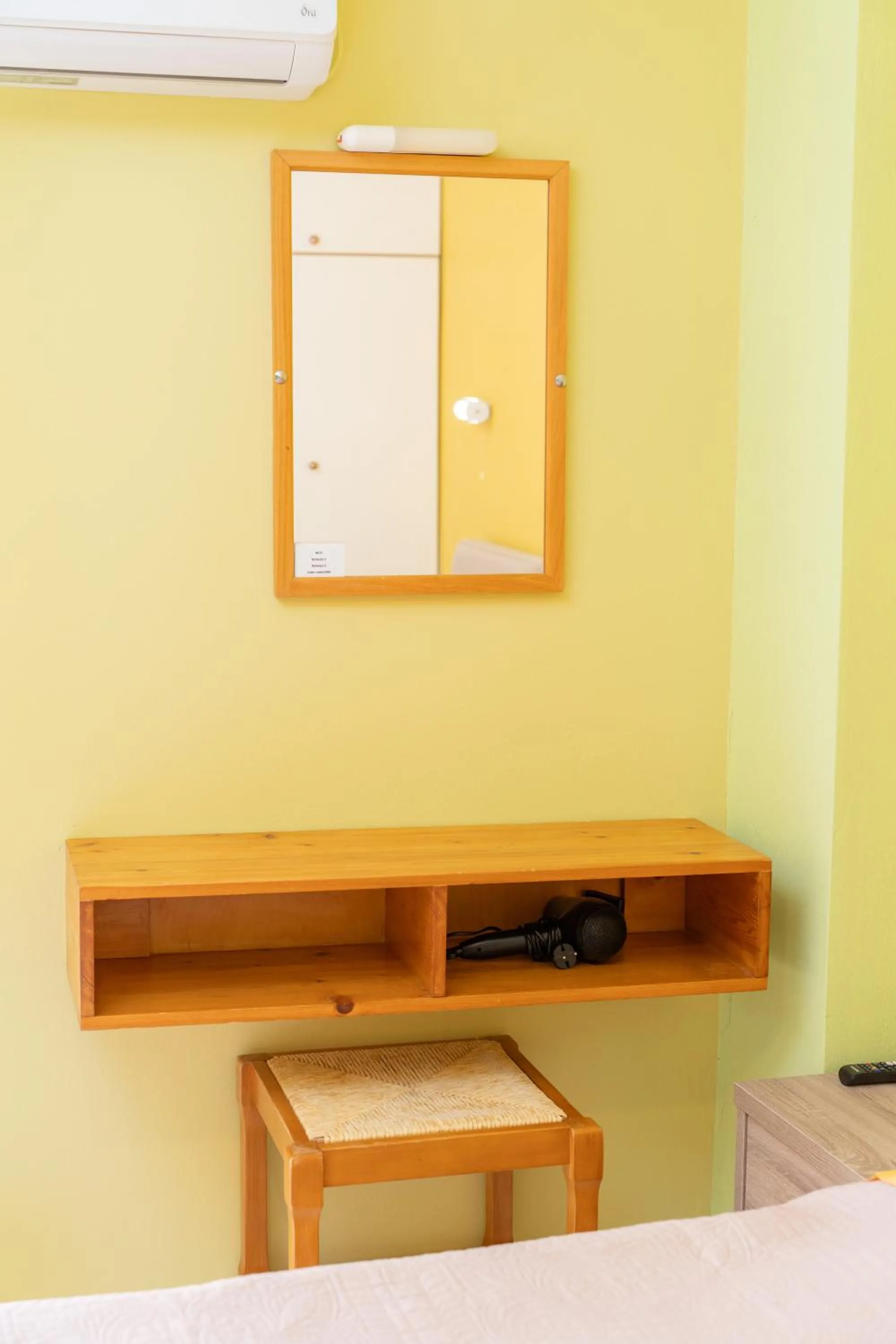 hair dresser in Remezzo Apartments