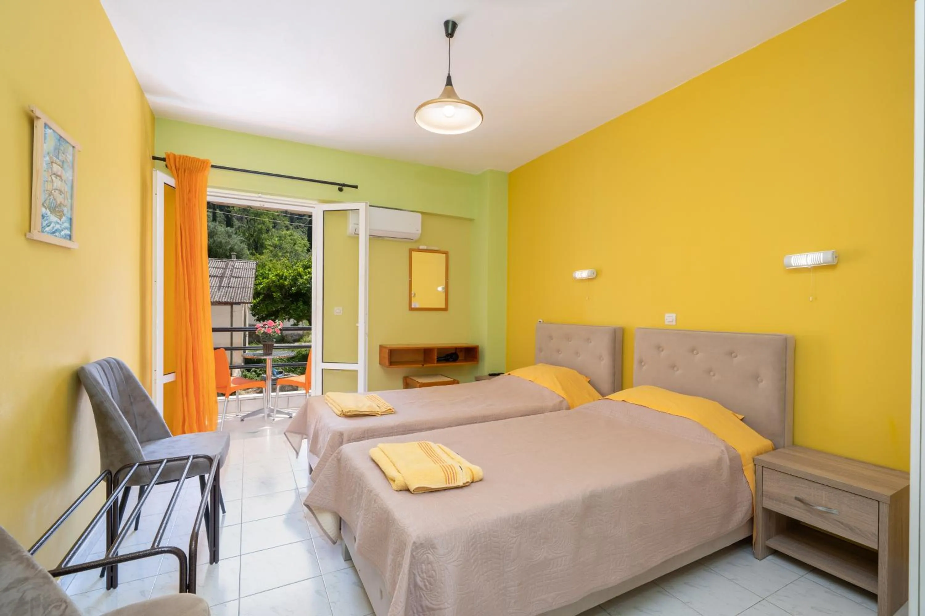 Bedroom, Bed in Remezzo Apartments