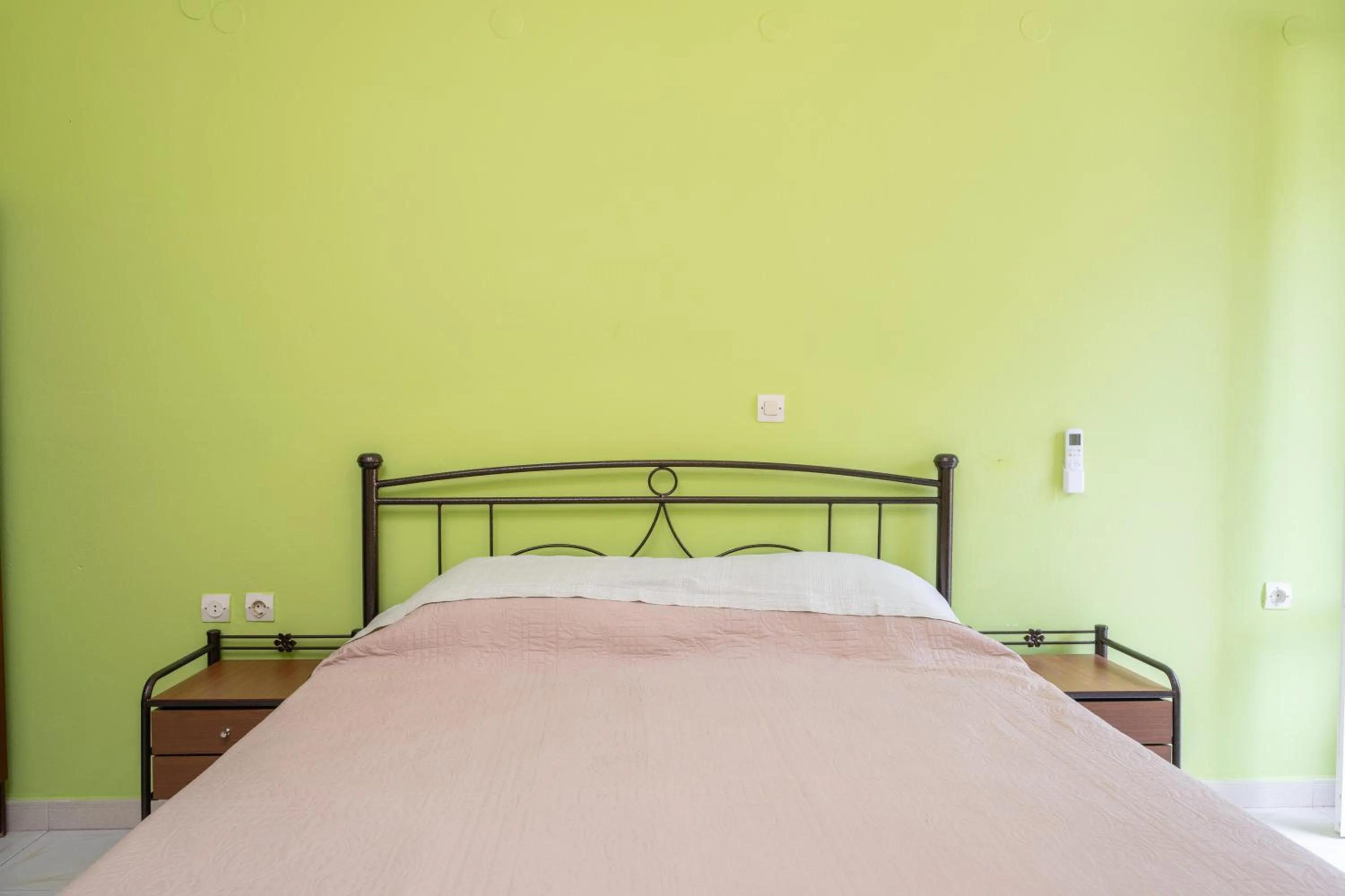 Bed in Remezzo Apartments