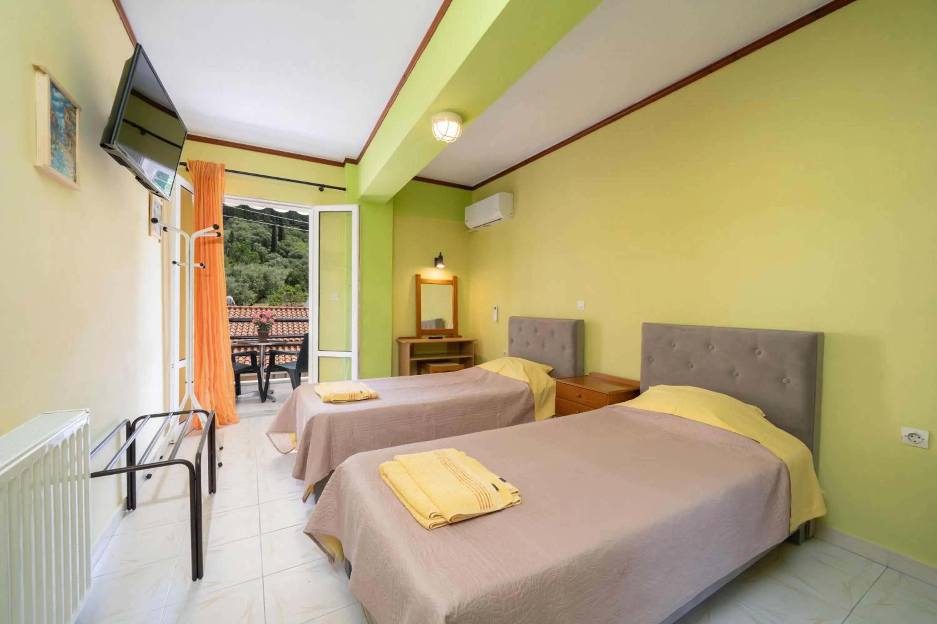 Bed in Remezzo Apartments