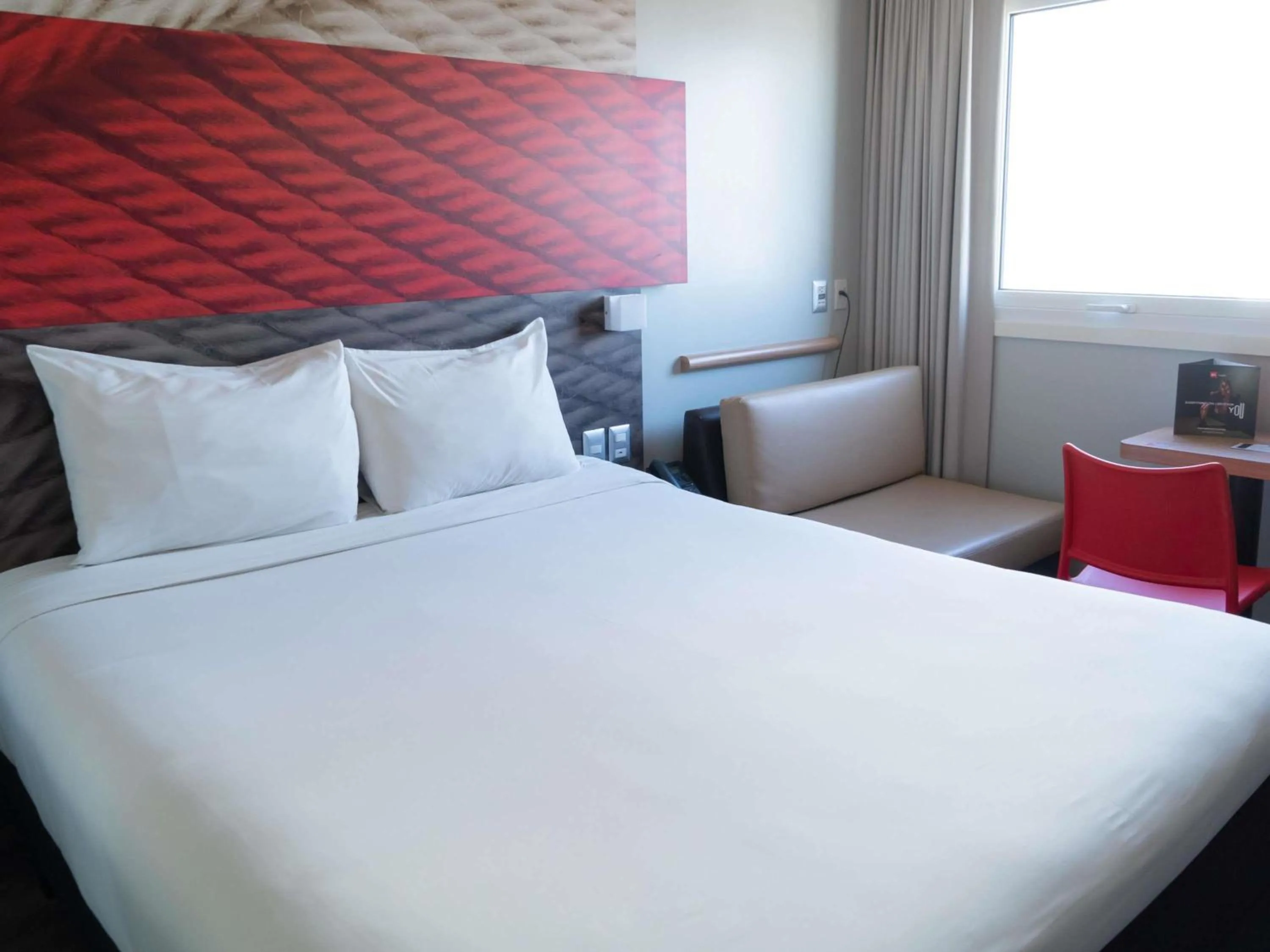 Bedroom, Bed in ibis Trujillo