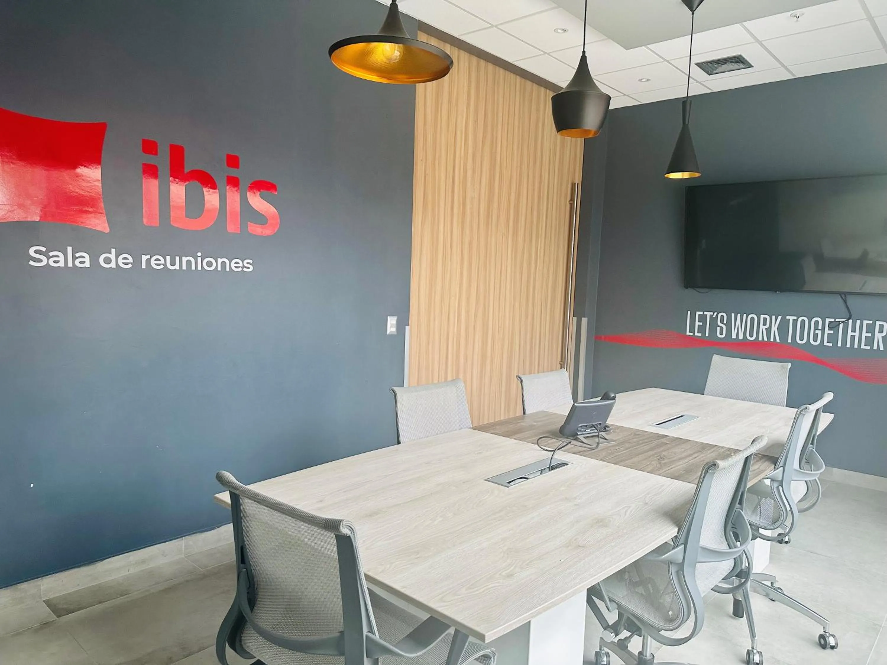 Meeting/conference room in ibis Trujillo
